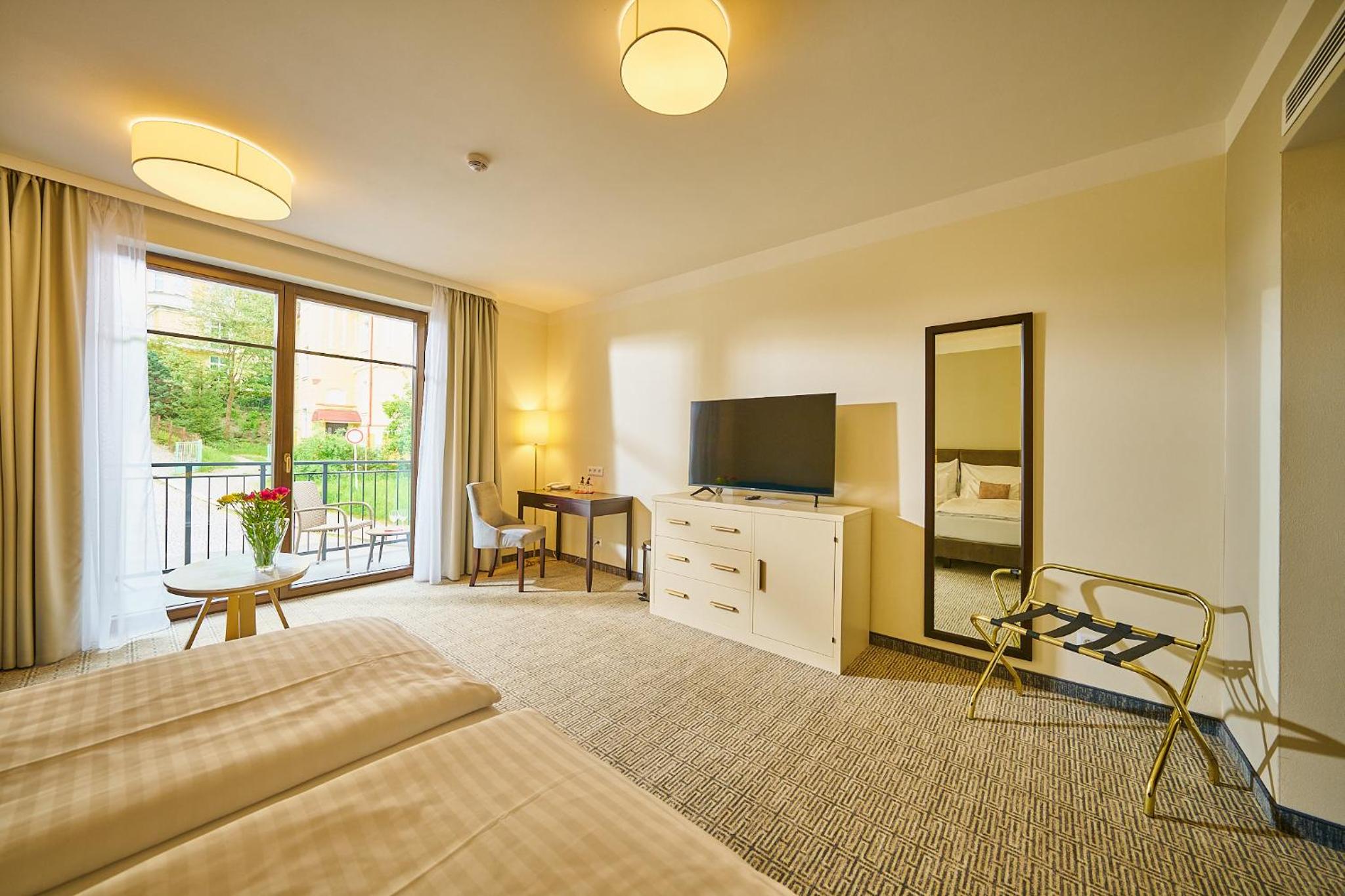 Deluxe Double Room with Extra Bed