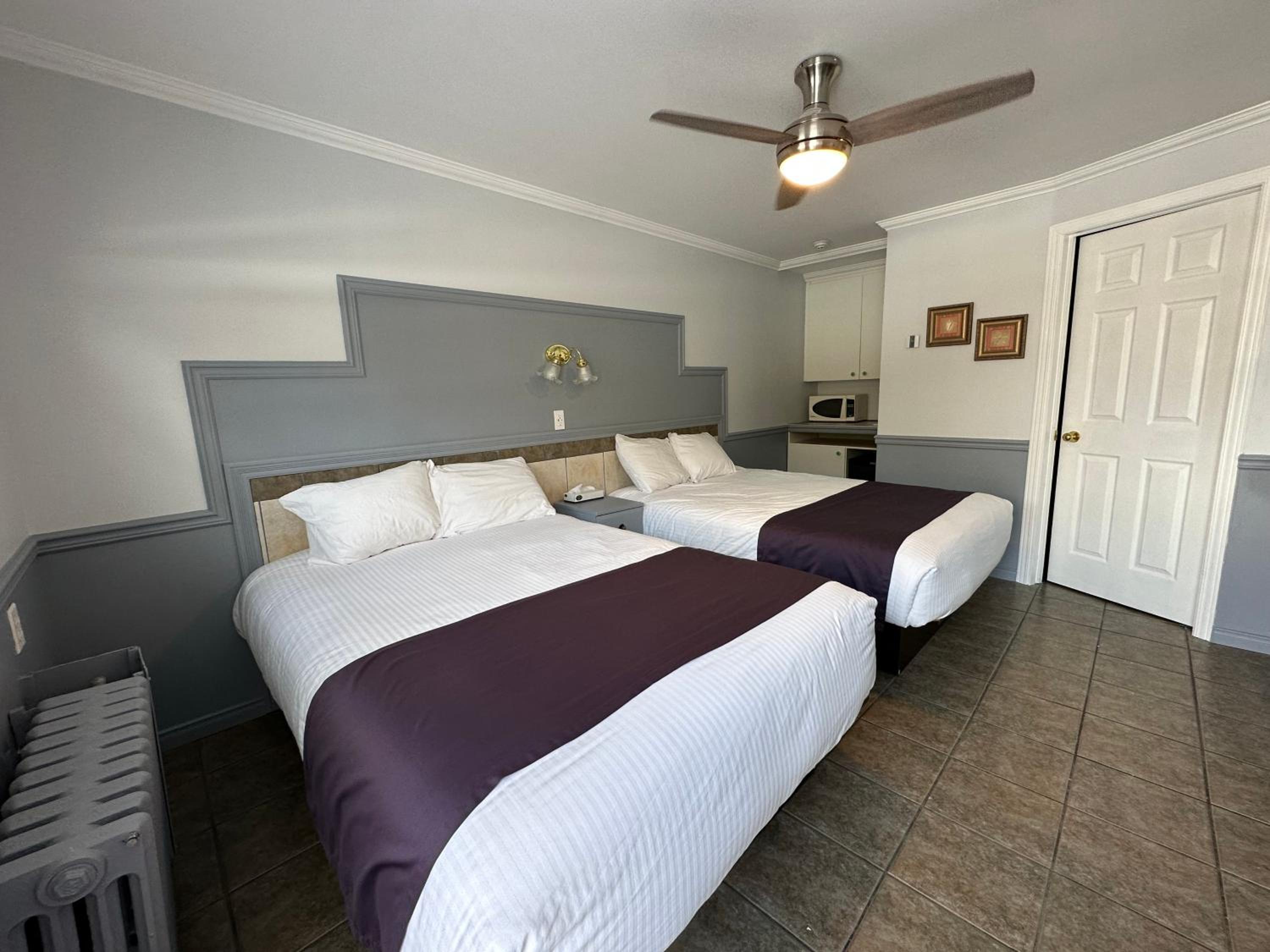 Standard Double Room with Two Double Beds photo 1