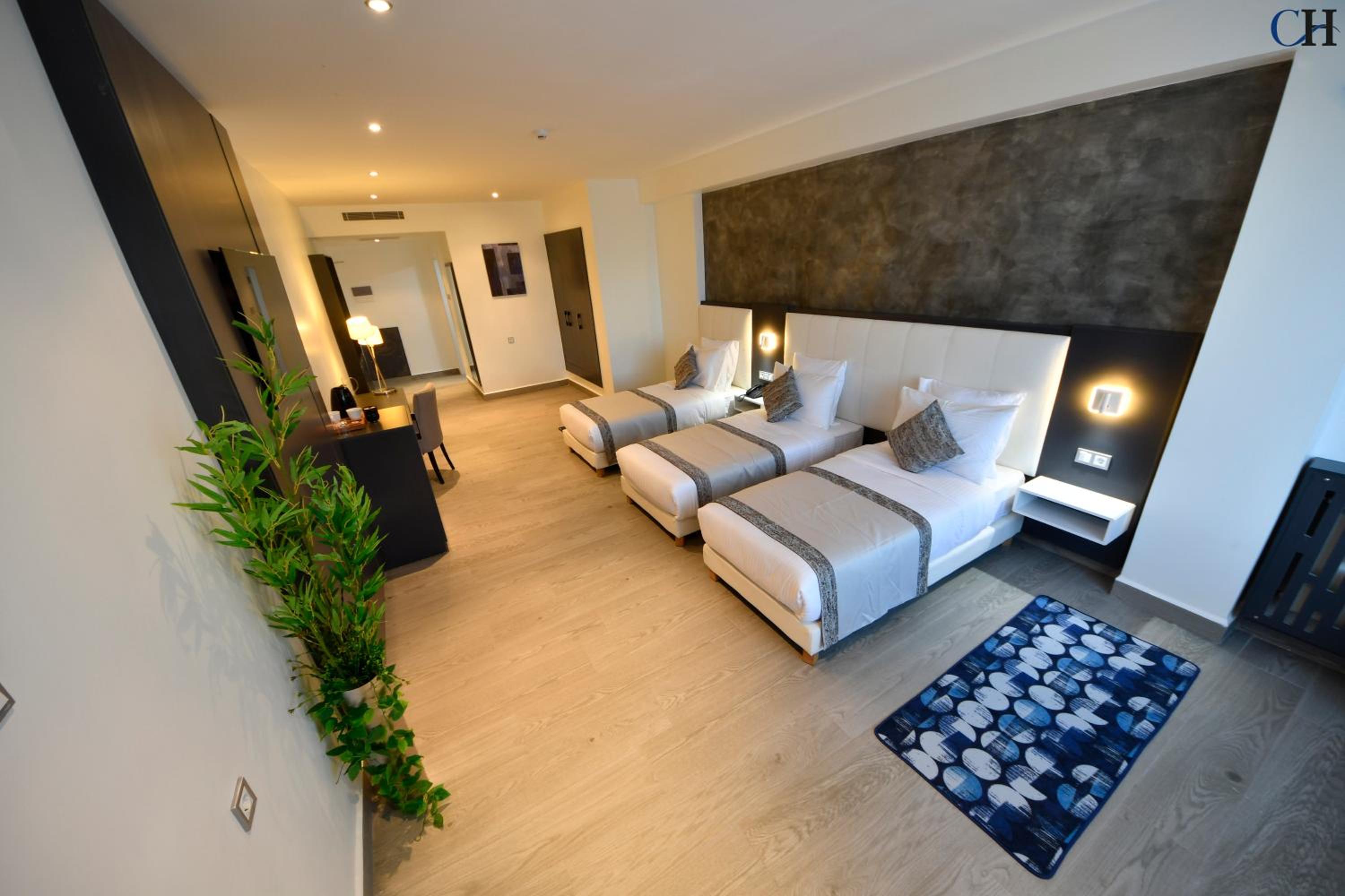 Deluxe Family Room