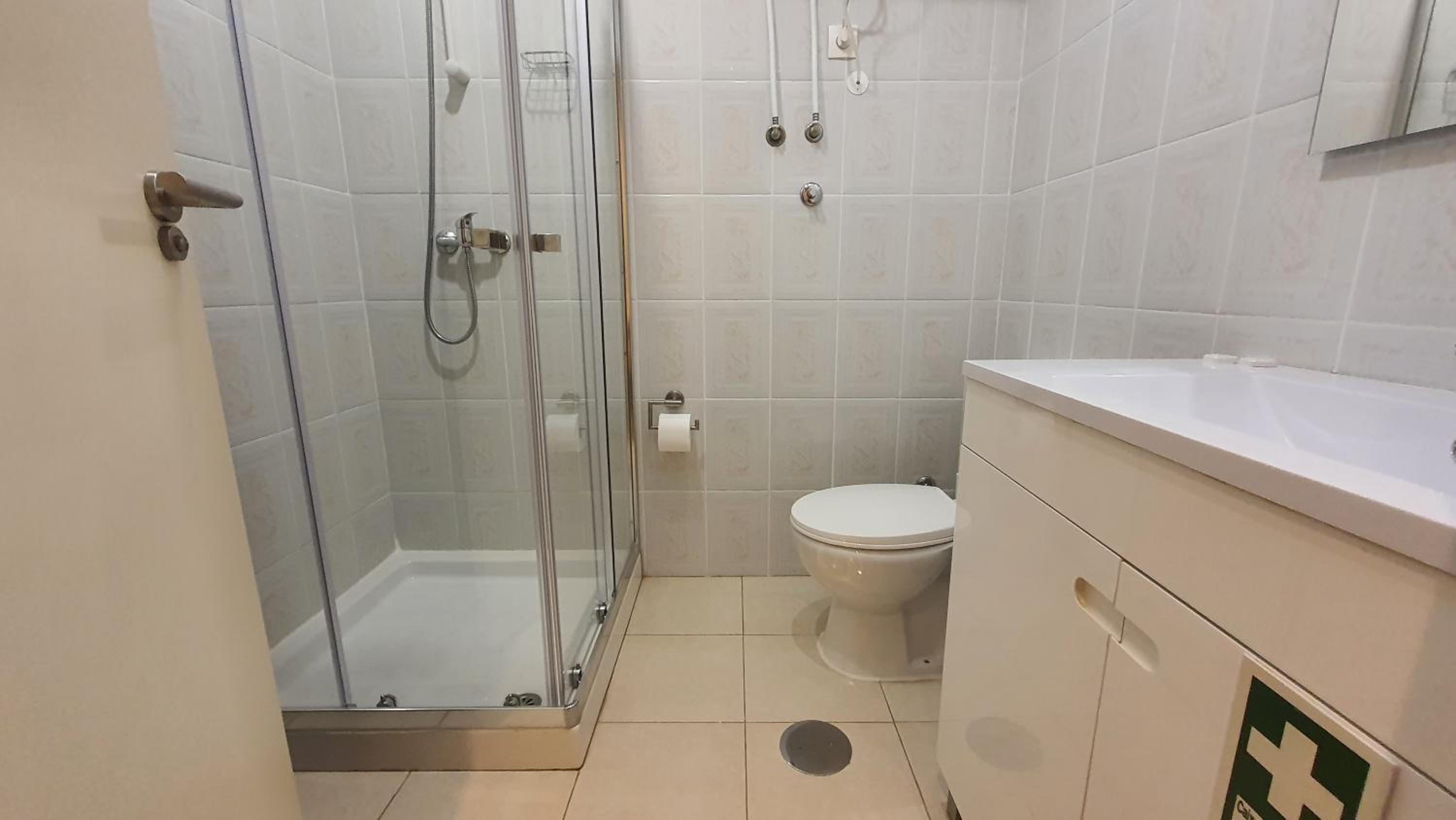 One-Bedroom Apartment - Photo 18