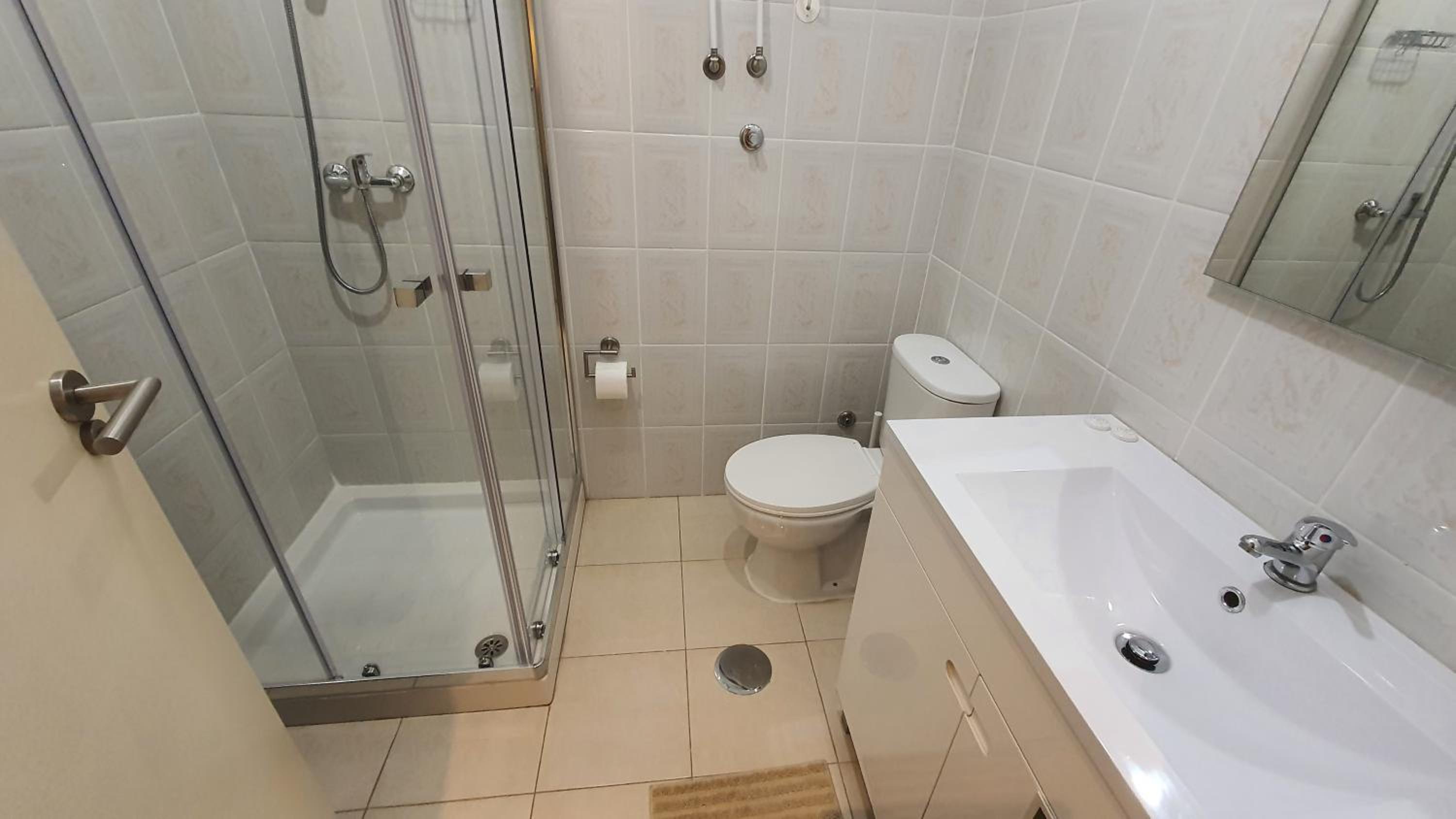 One-Bedroom Apartment - Photo 19