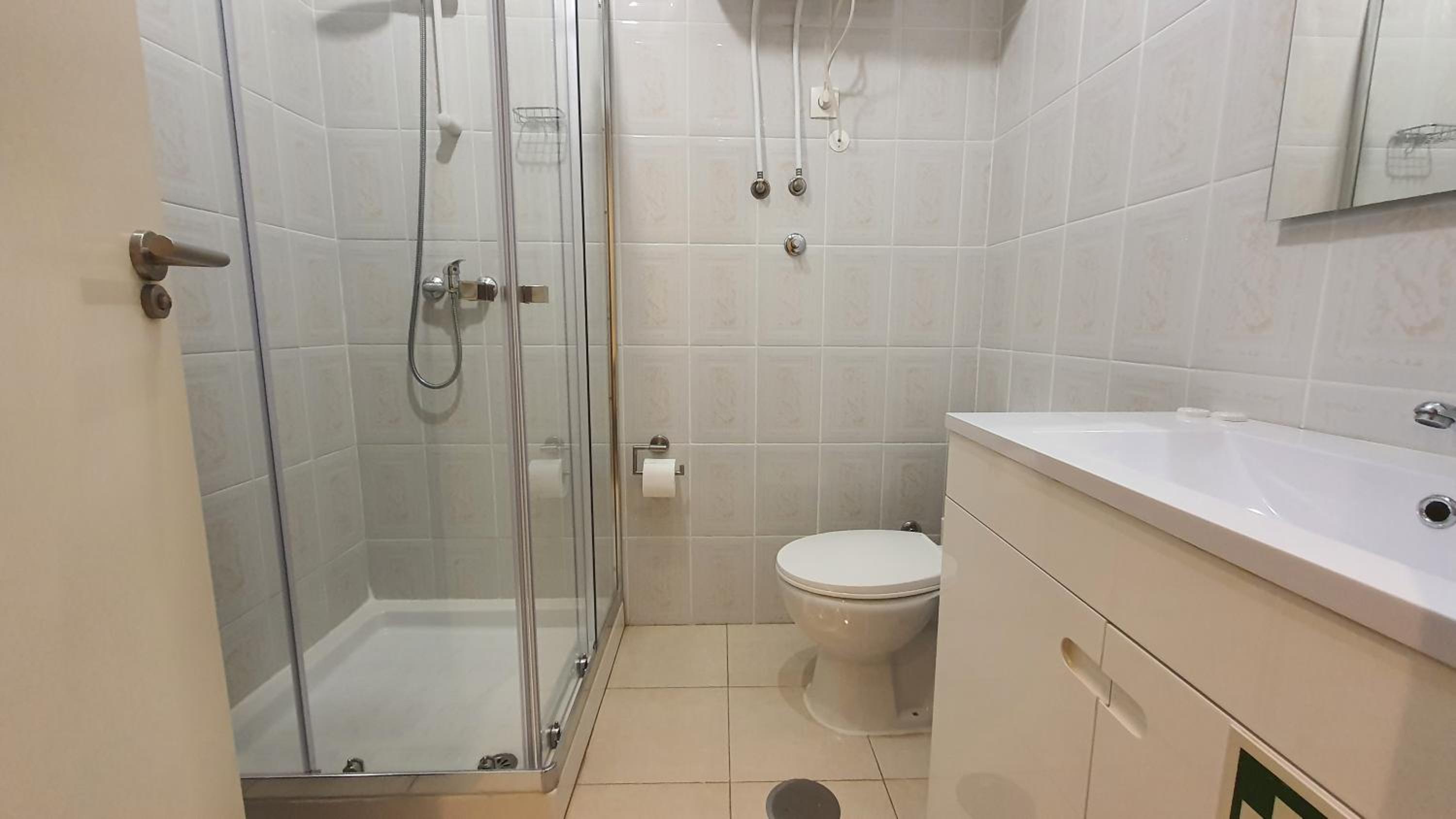 One-Bedroom Apartment - Photo 13