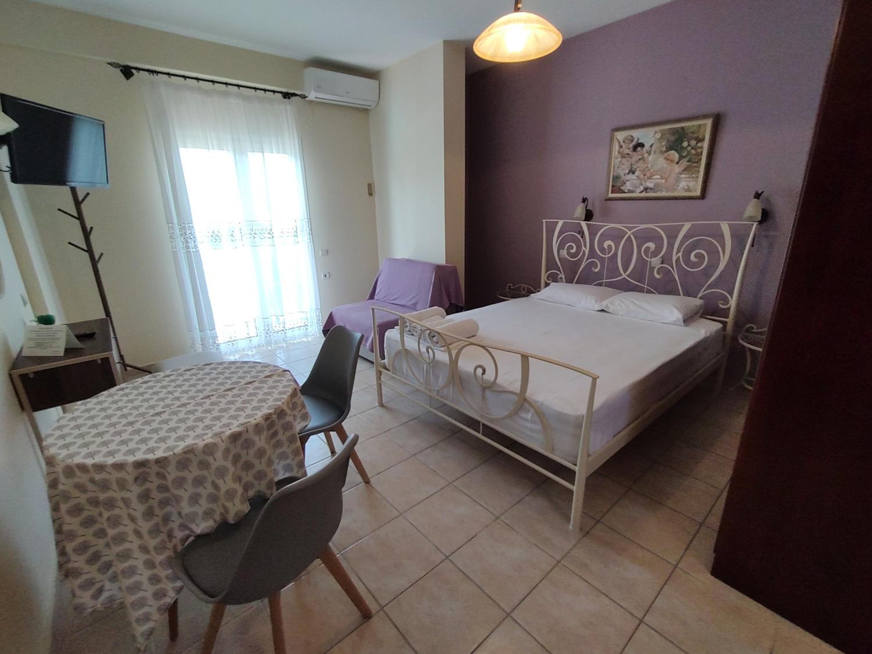 Deluxe Double or Twin Room with Pool View photo 2