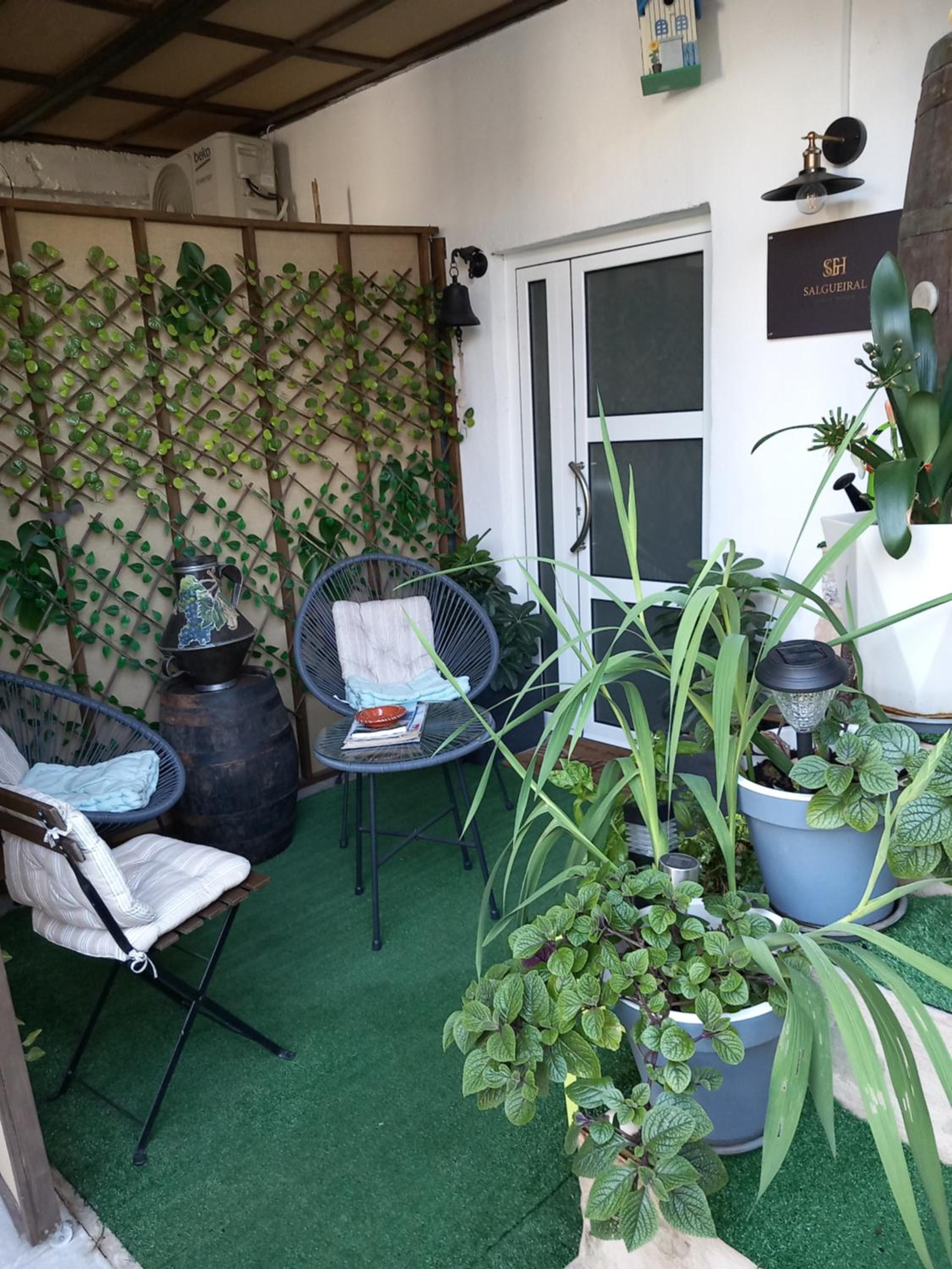 One-Bedroom House - Photo 10