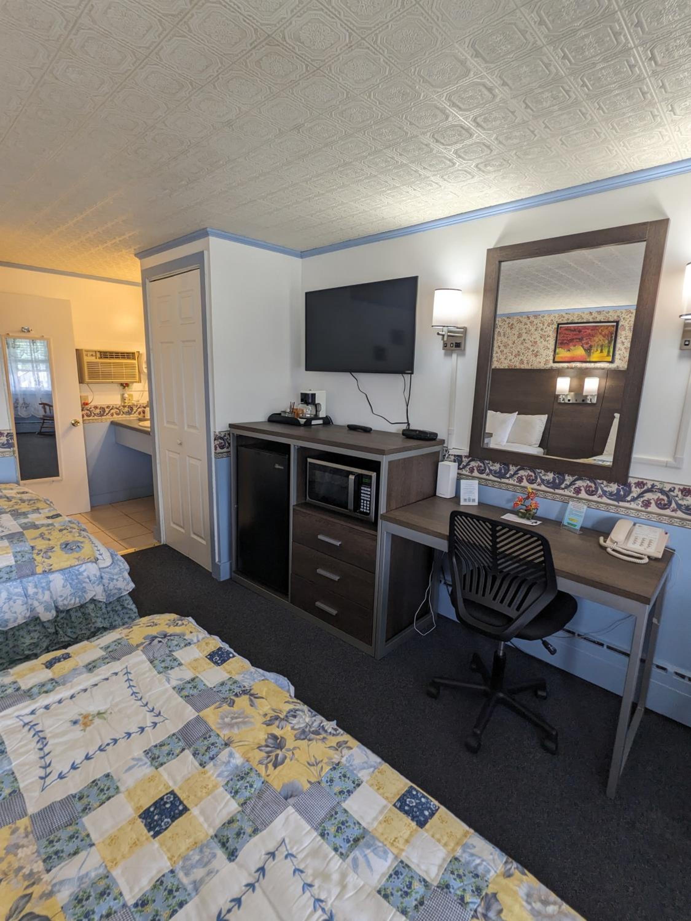 Double Room with Two Double Beds - Non-Smoking - Photo 6