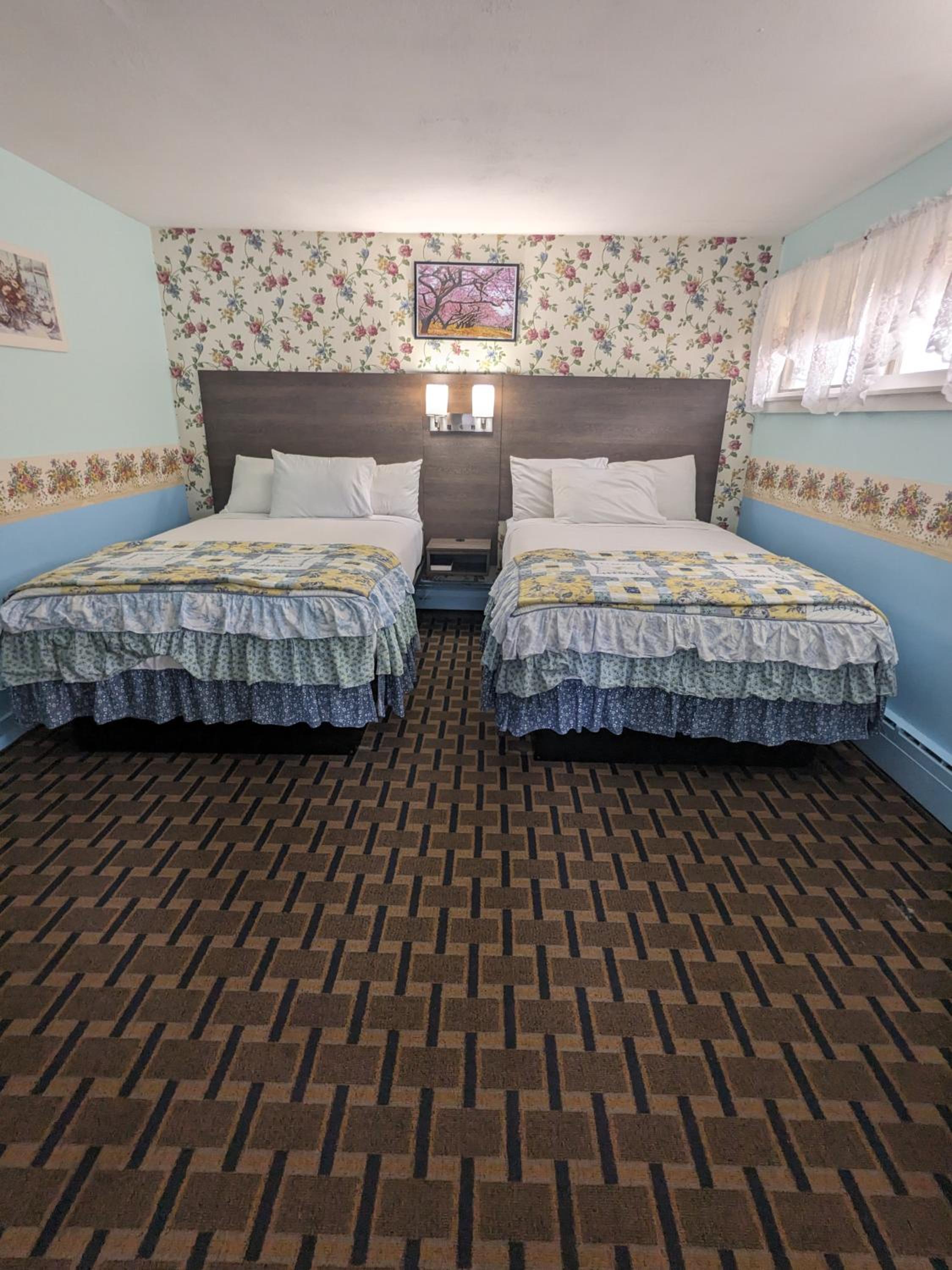 Double Room with Two Double Beds - Non-Smoking - Photo 7