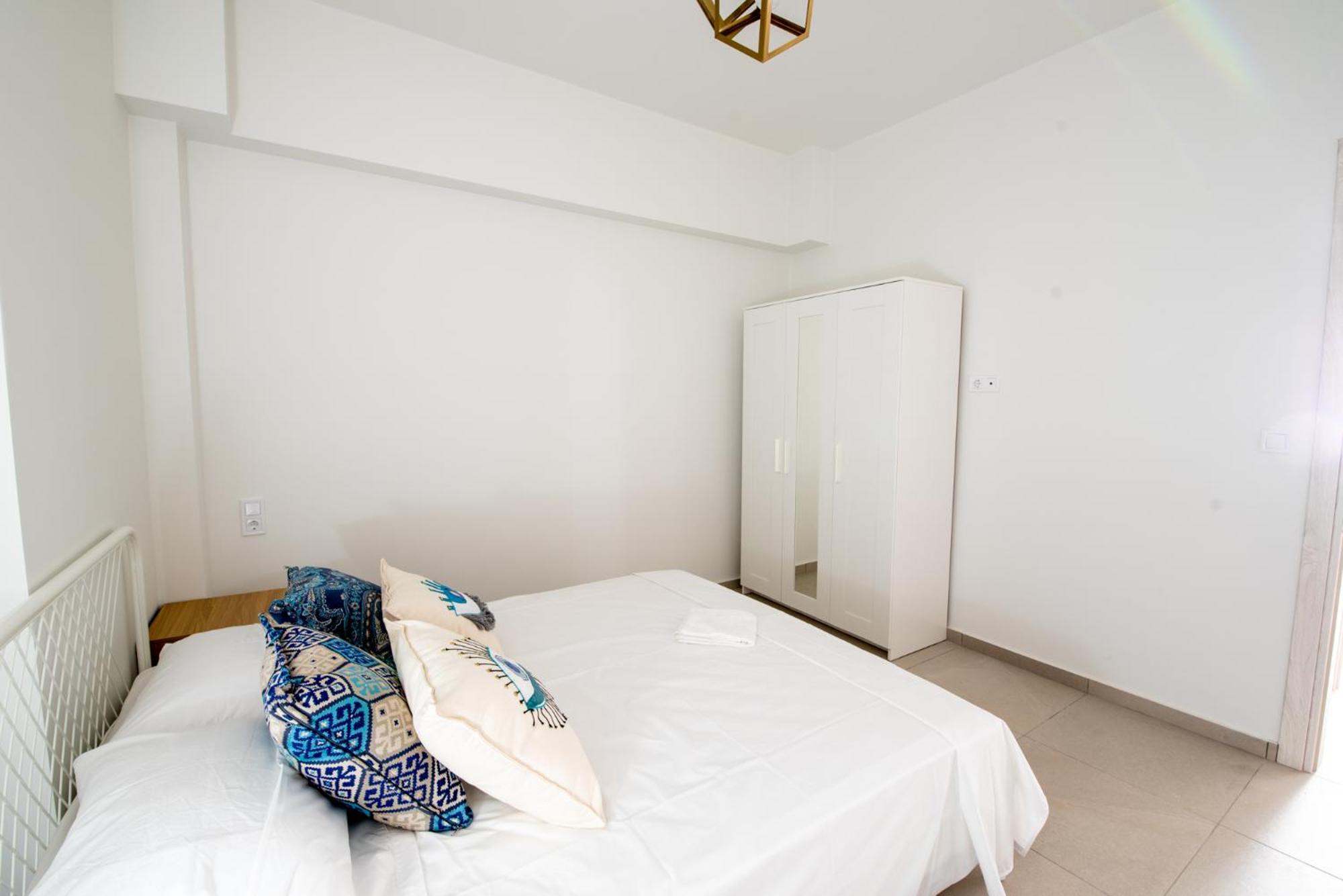 One-Bedroom Apartment photo 3