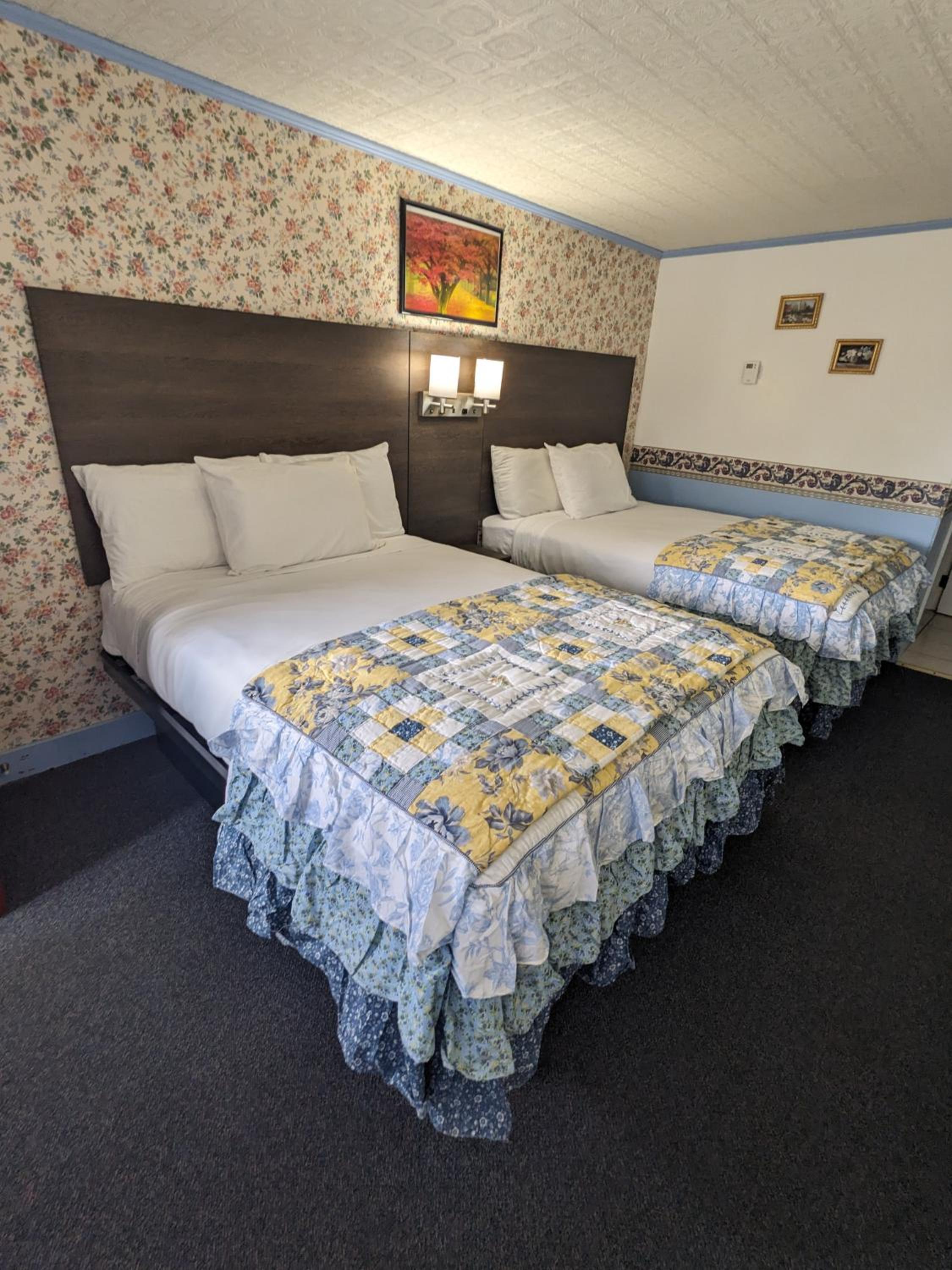 Double Room with Two Double Beds - Non-Smoking - Photo 3