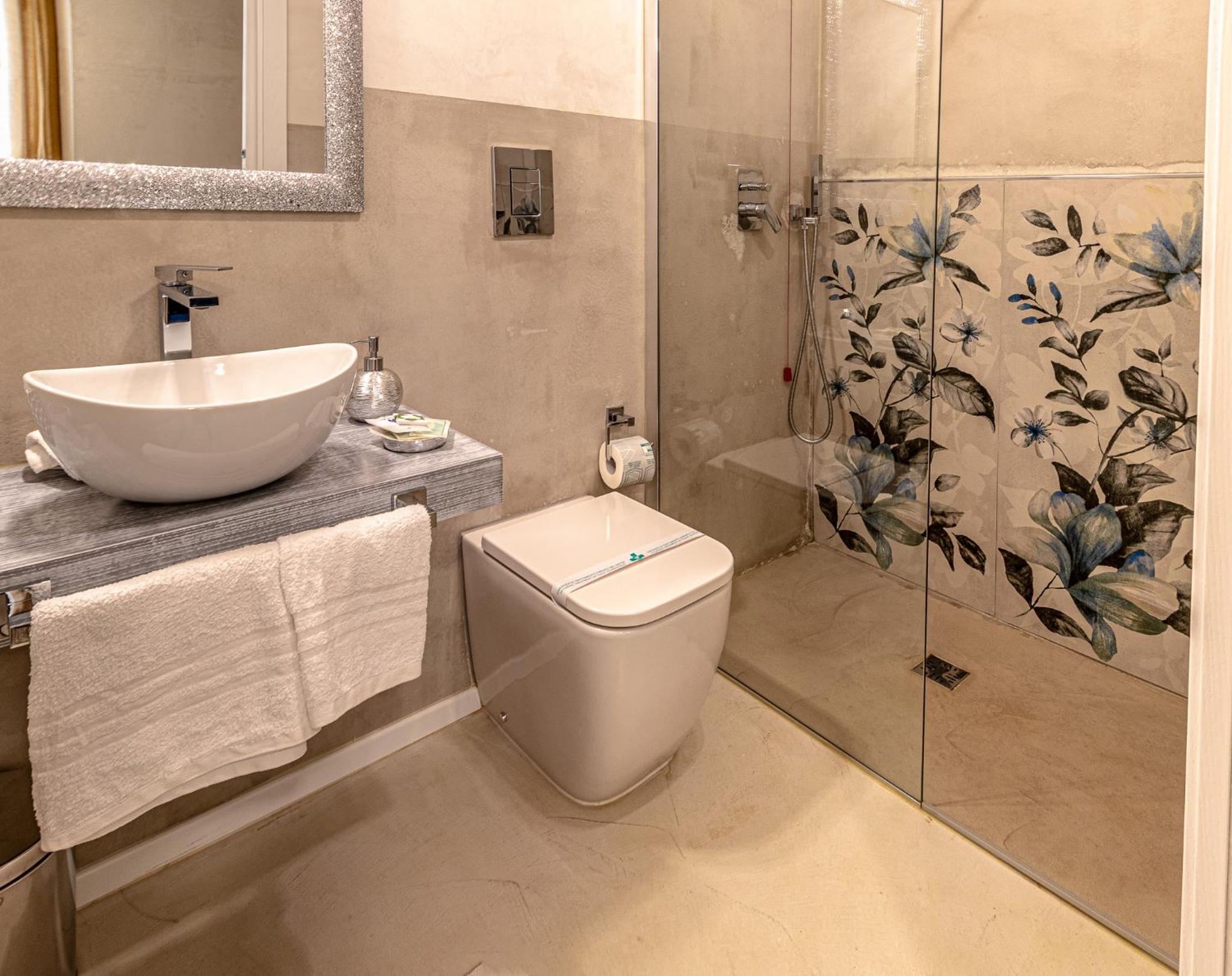 Double Room - Photo 2