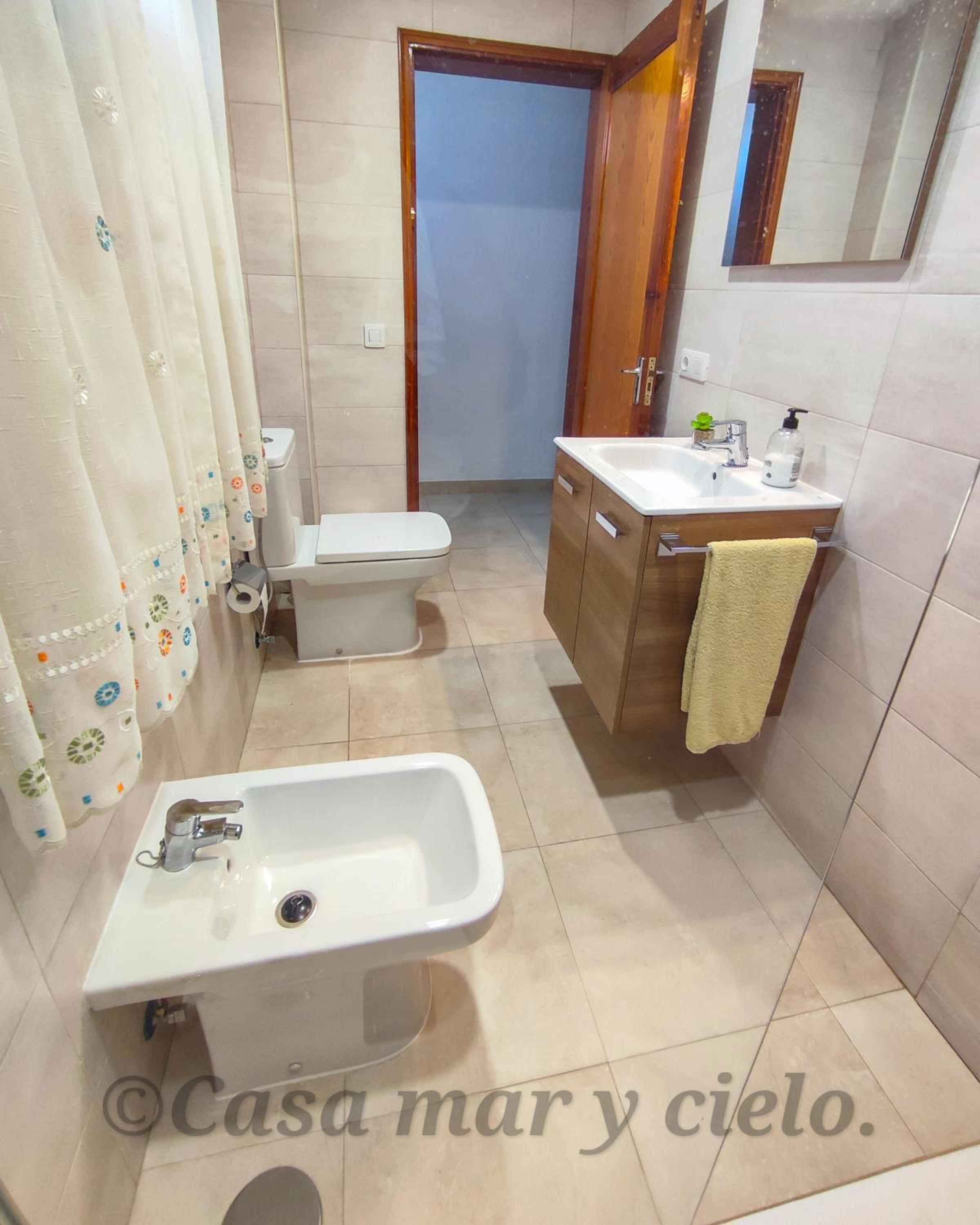 Four-Bedroom House photo 2