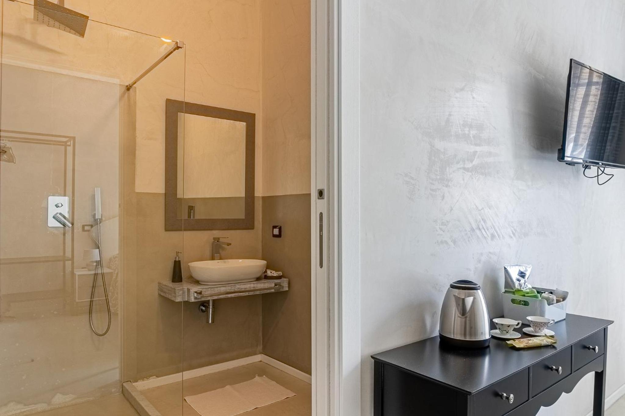 Deluxe Double Room with Extra Bed photo 2