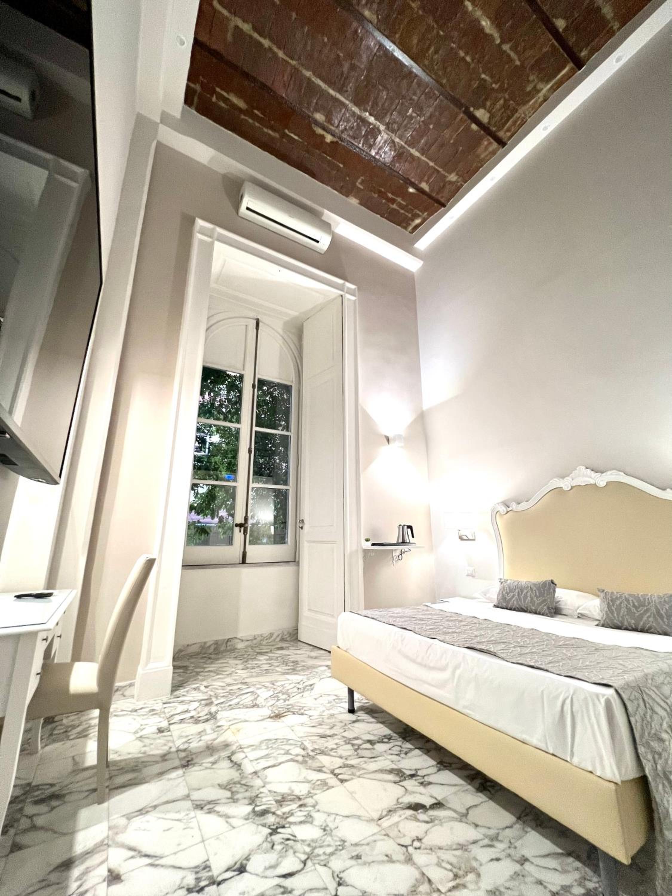 Queen Room with Spa Bath
