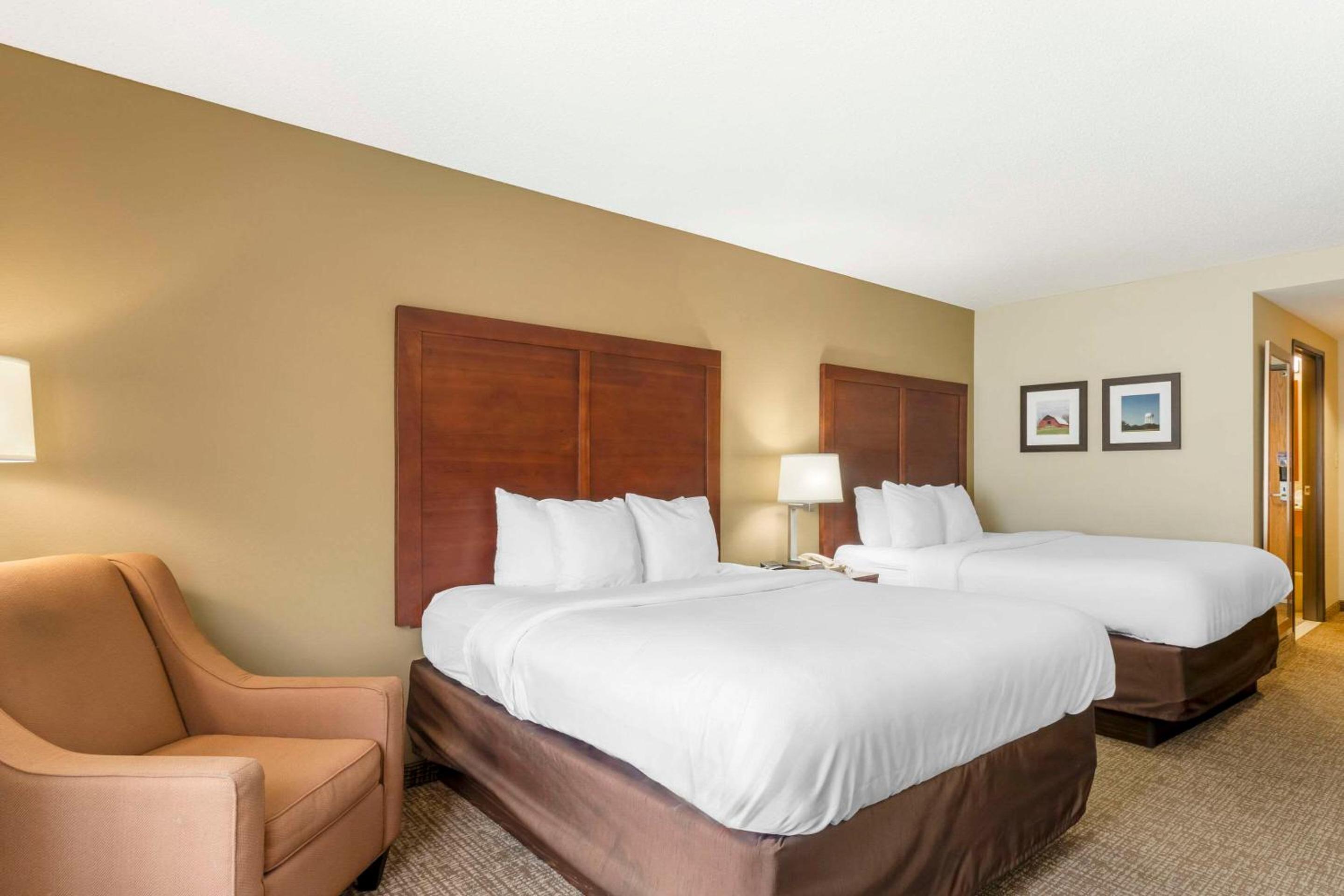 Queen Room with Two Queen Beds - Accessible/Non-Smoking photo 1