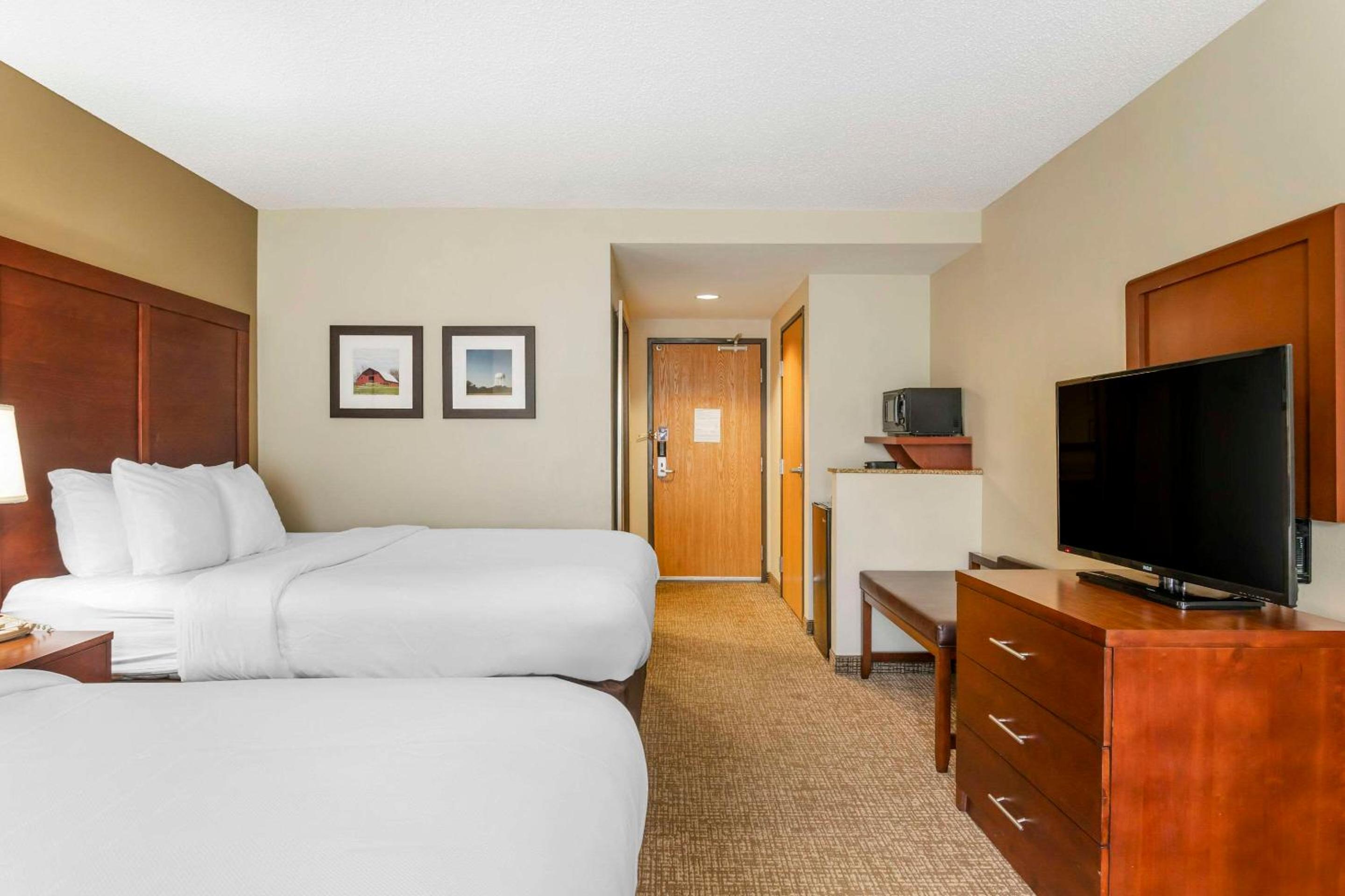 Queen Room with Two Queen Beds - Accessible/Non-Smoking 