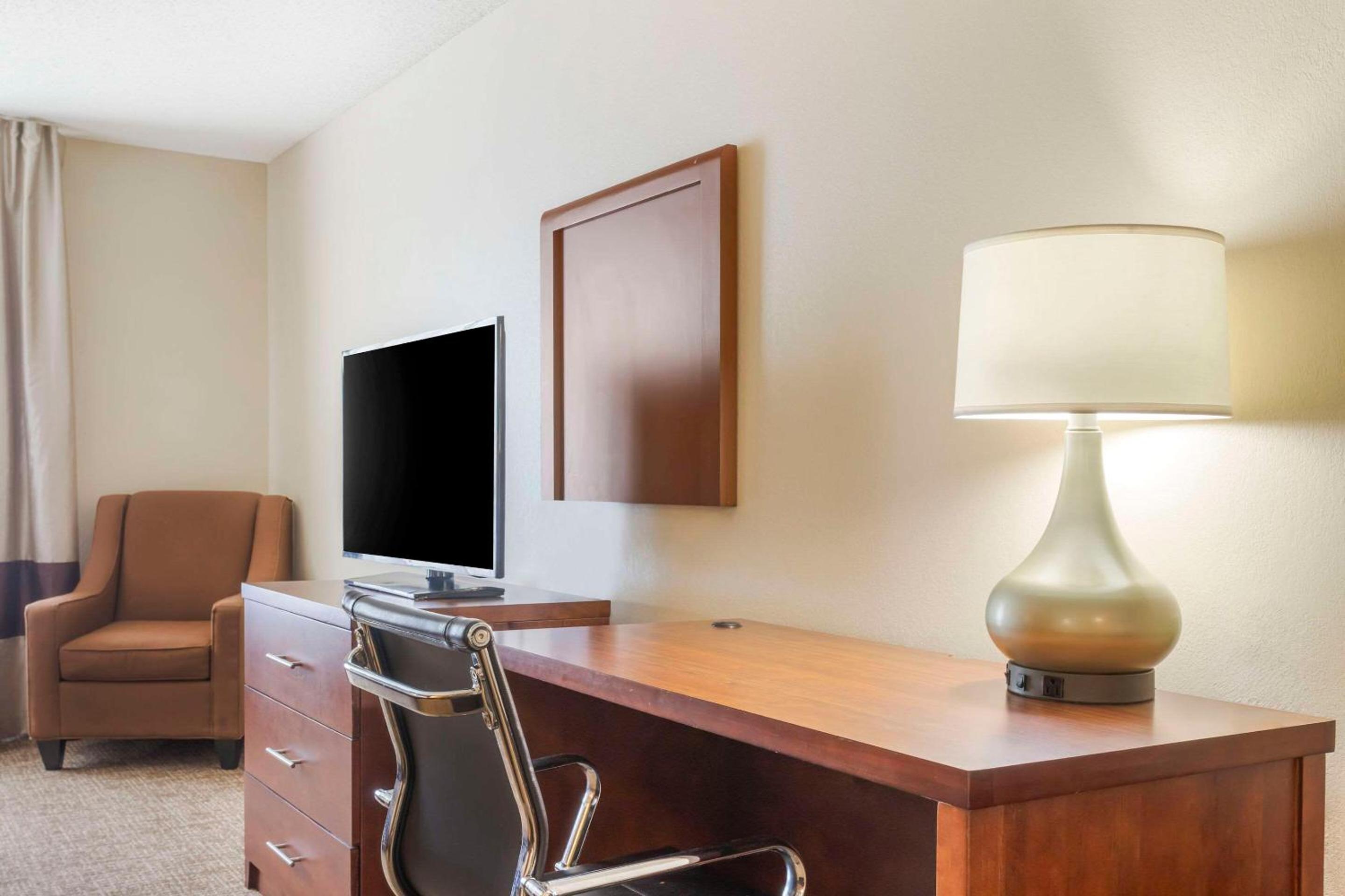 Queen Suite with Three Queen Beds and Sofa Bed - Non-Smoking