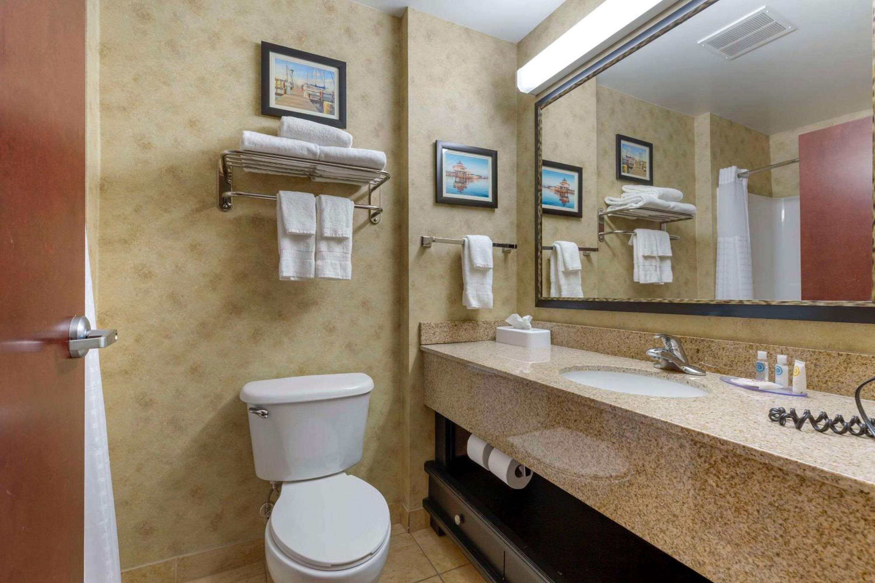 King Room - Non-Smoking - Photo 2