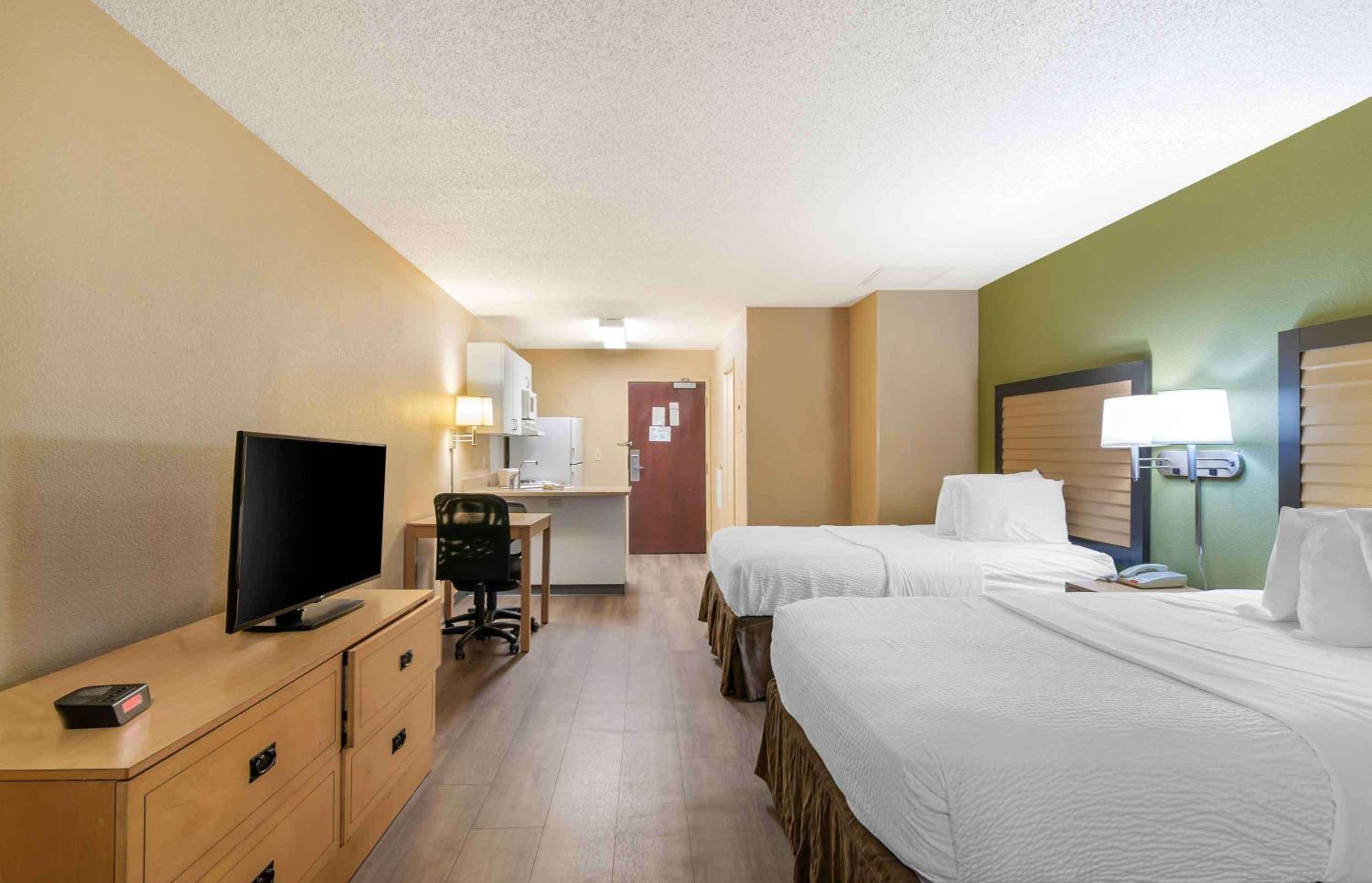 Studio with 2 Double Beds - Non-Smoking - Photo 1