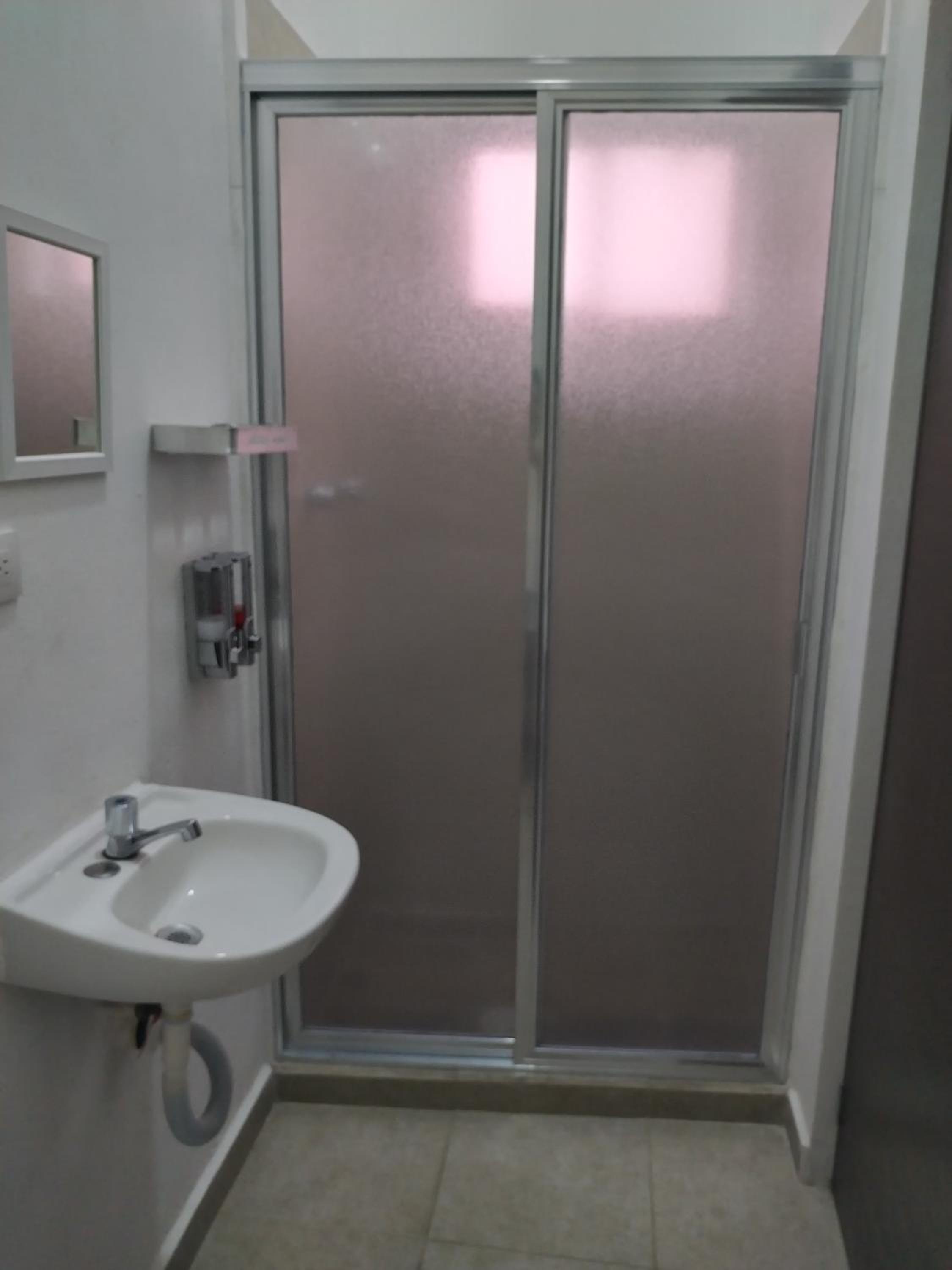 Double Room with Private Bathroom - Photo 5