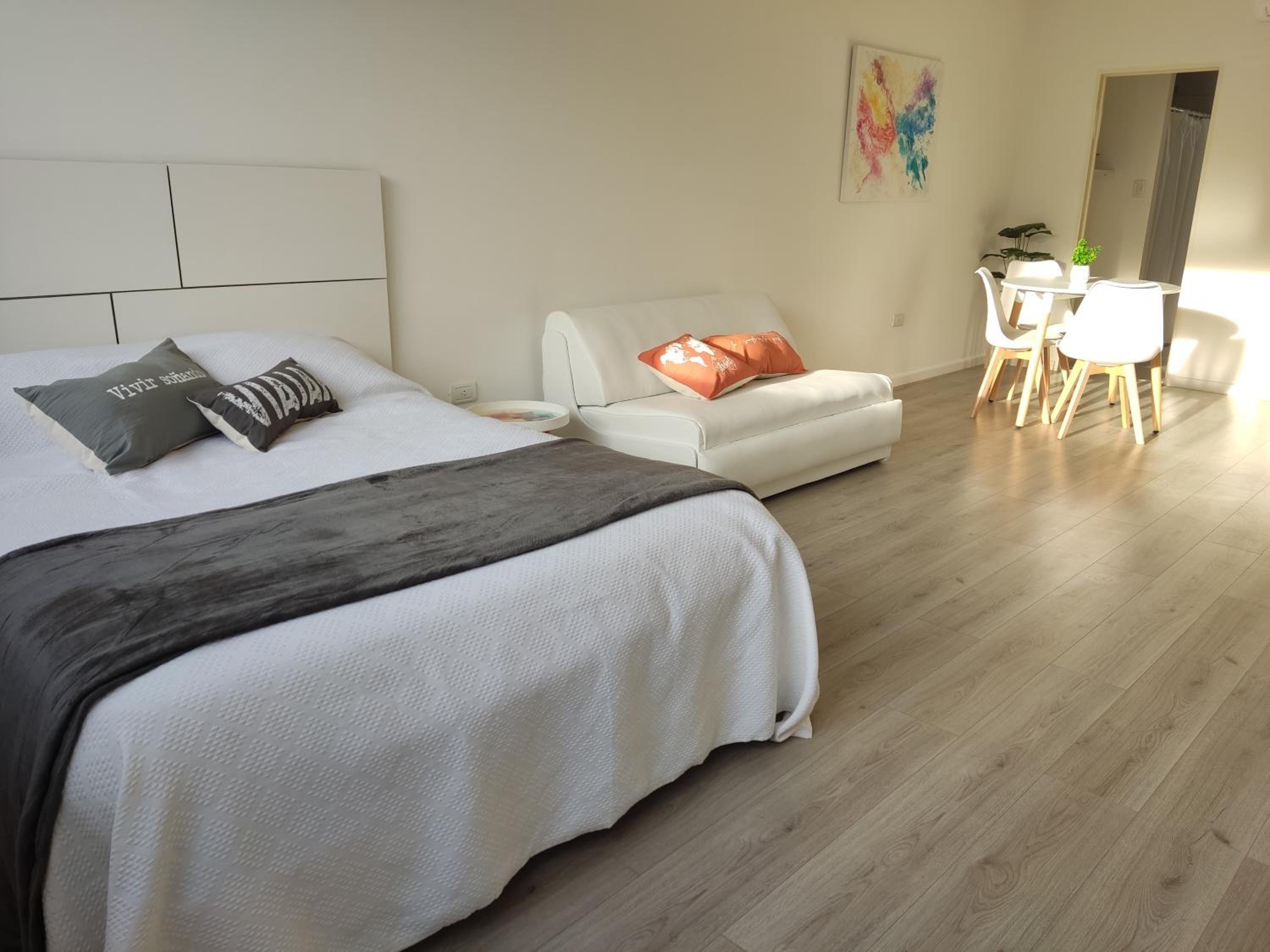 One-Bedroom Apartment photo 2