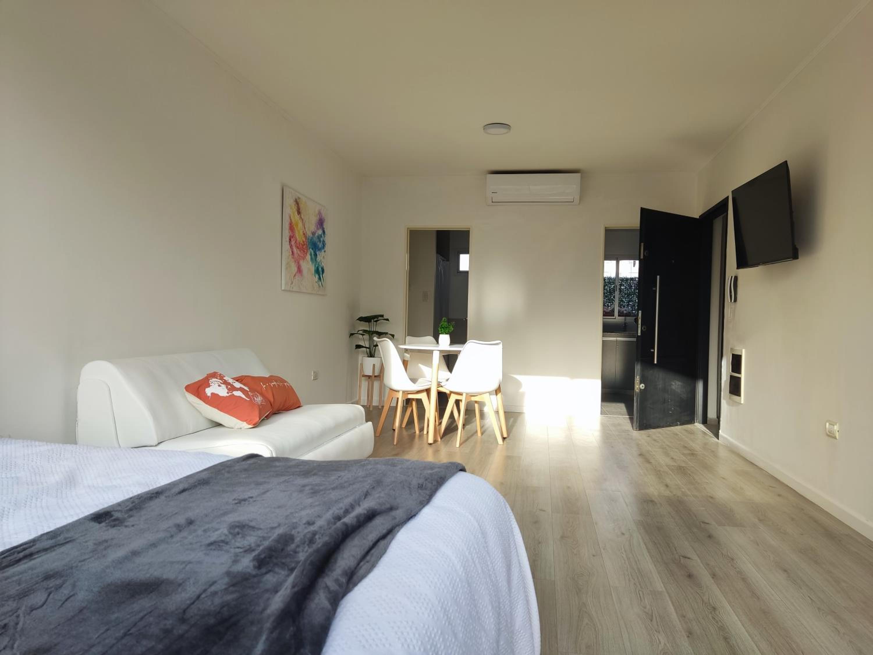 One-Bedroom Apartment photo 3