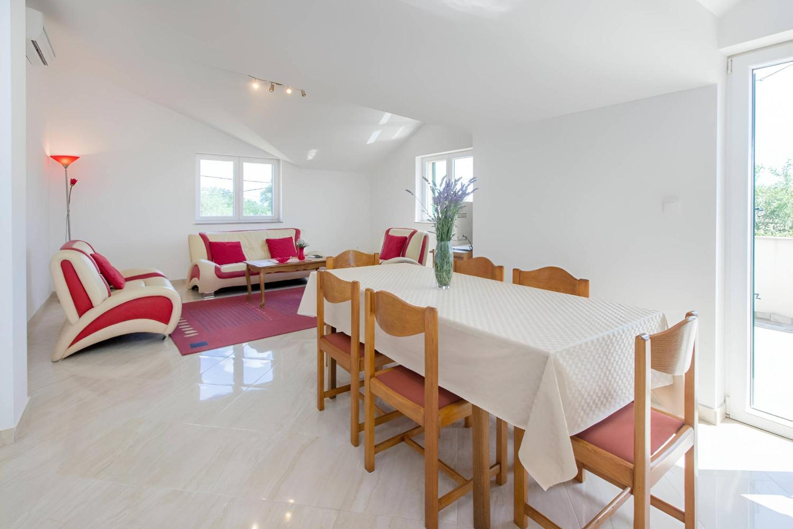 Villa photo 2