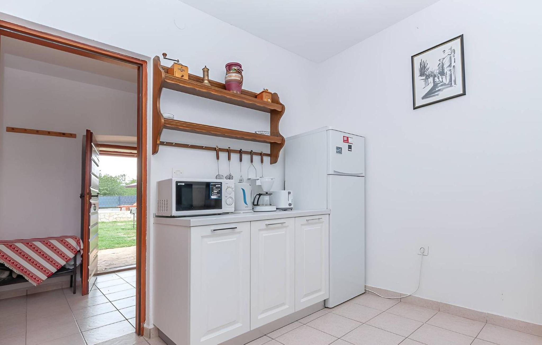Three-Bedroom House photo 3