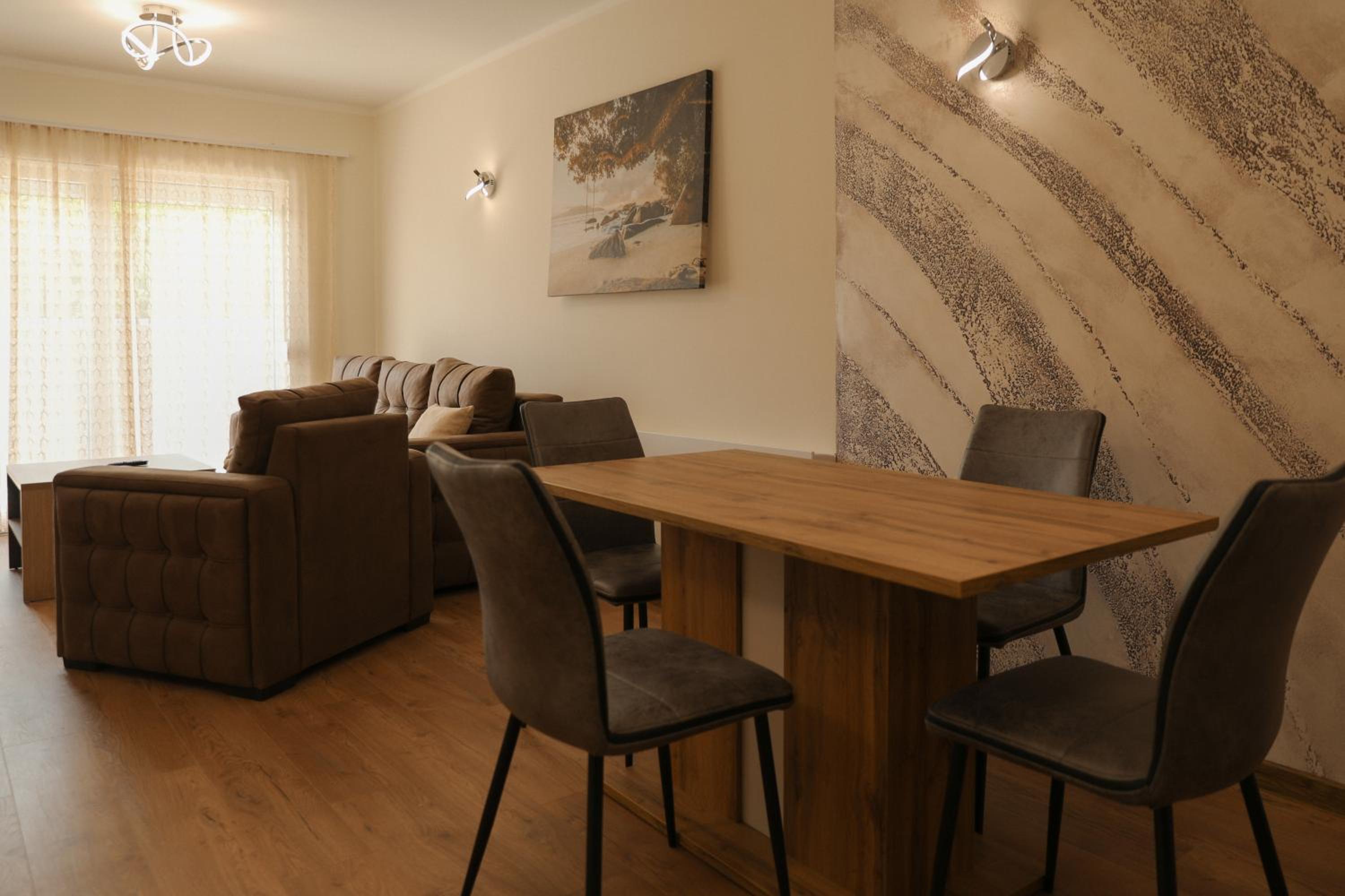 Apartment with Mountain View photo 3