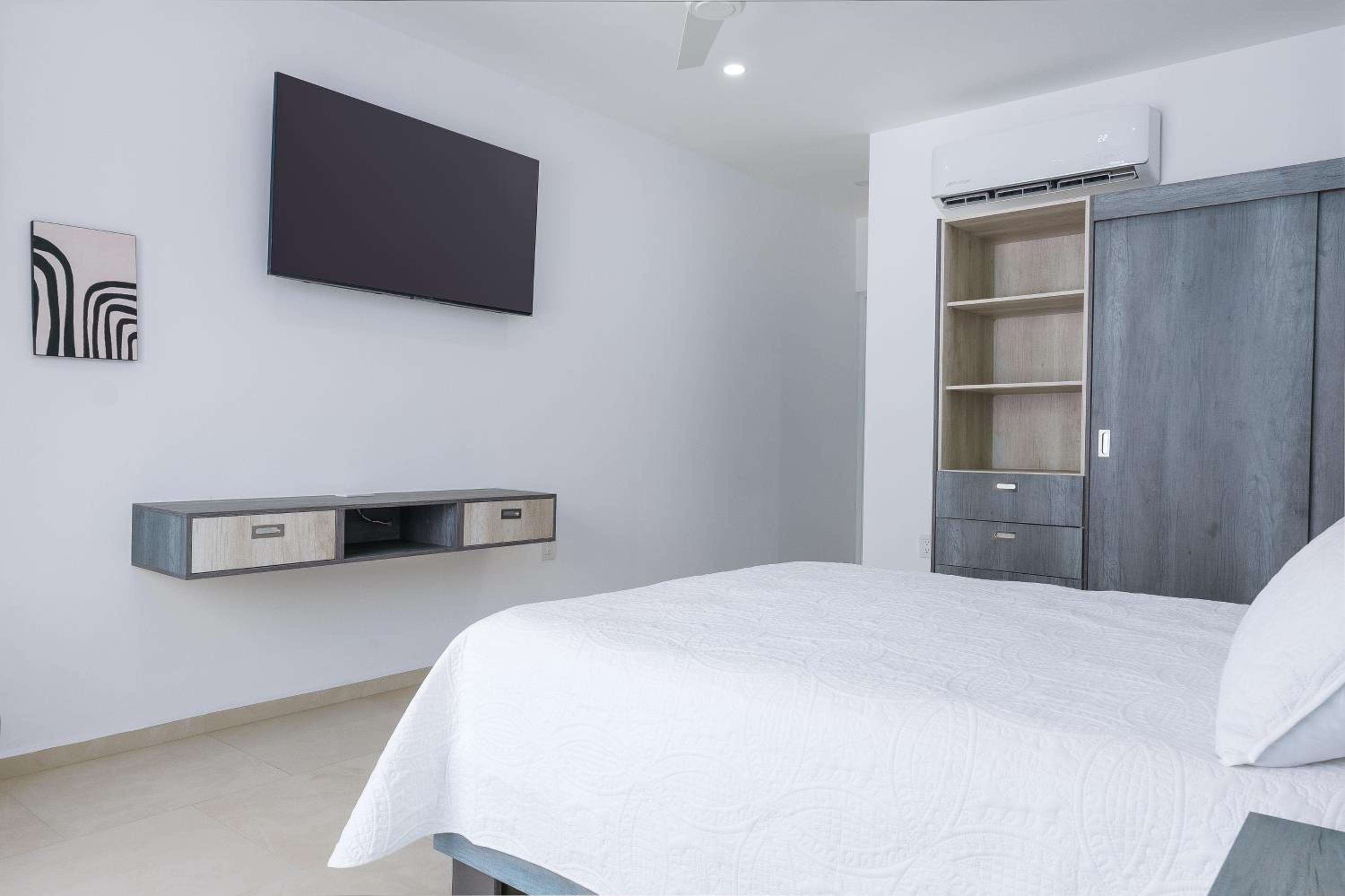 Deluxe Double Room - Photo 8