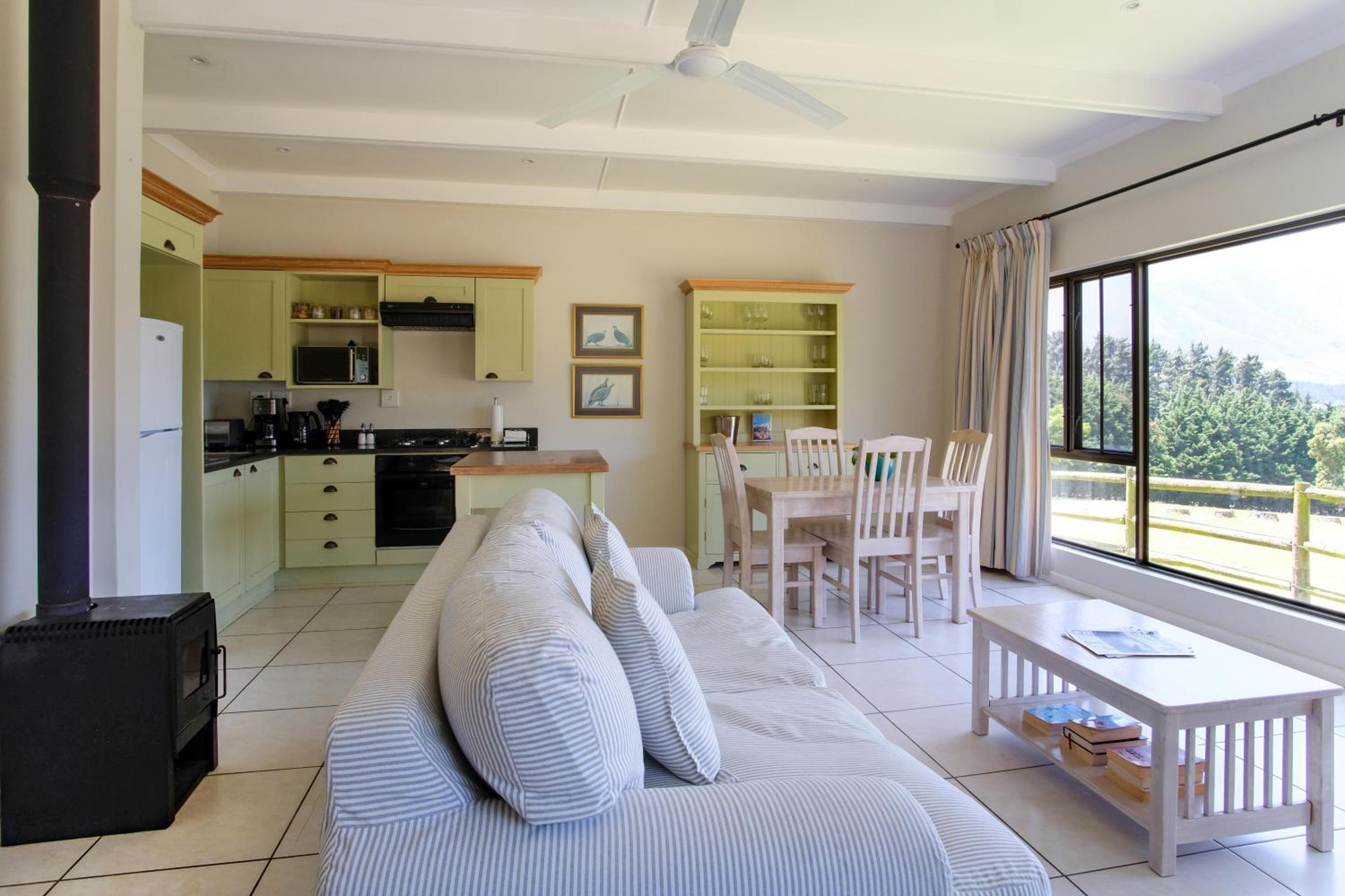 Cottage (2 Adults) - Agapanthus
