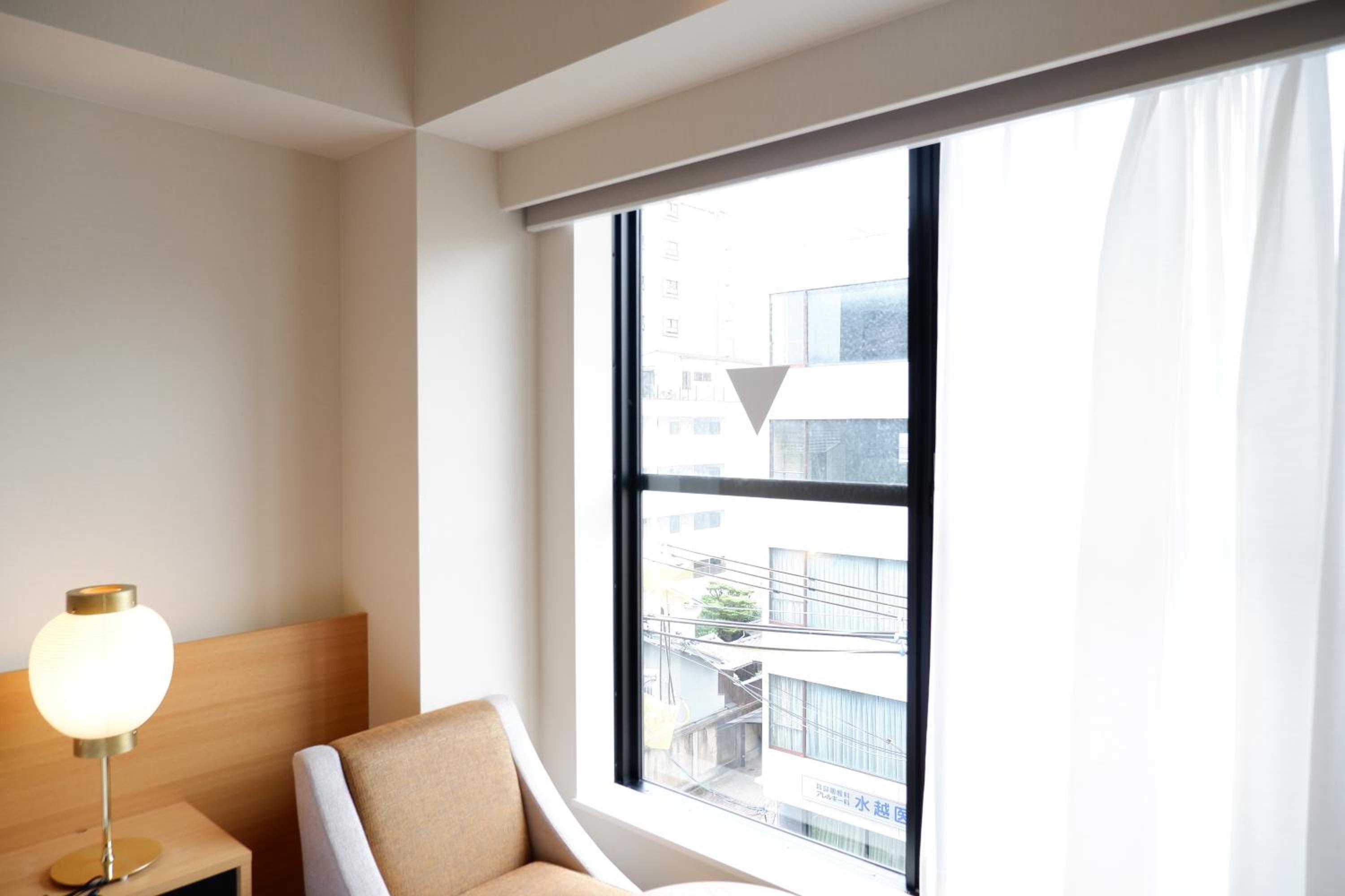 Standard King Room - Photo 5