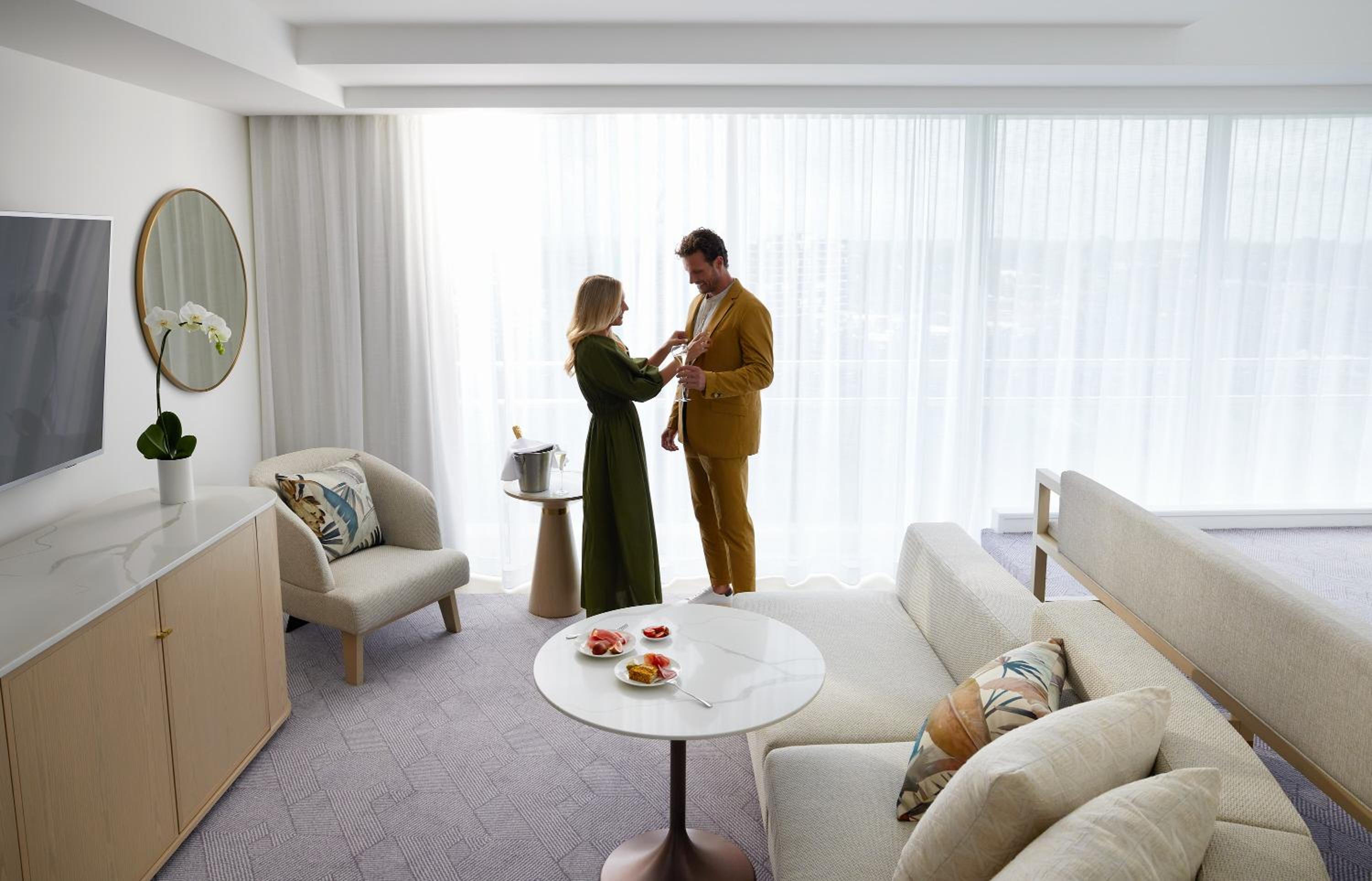 Executive Suite - Photo 4