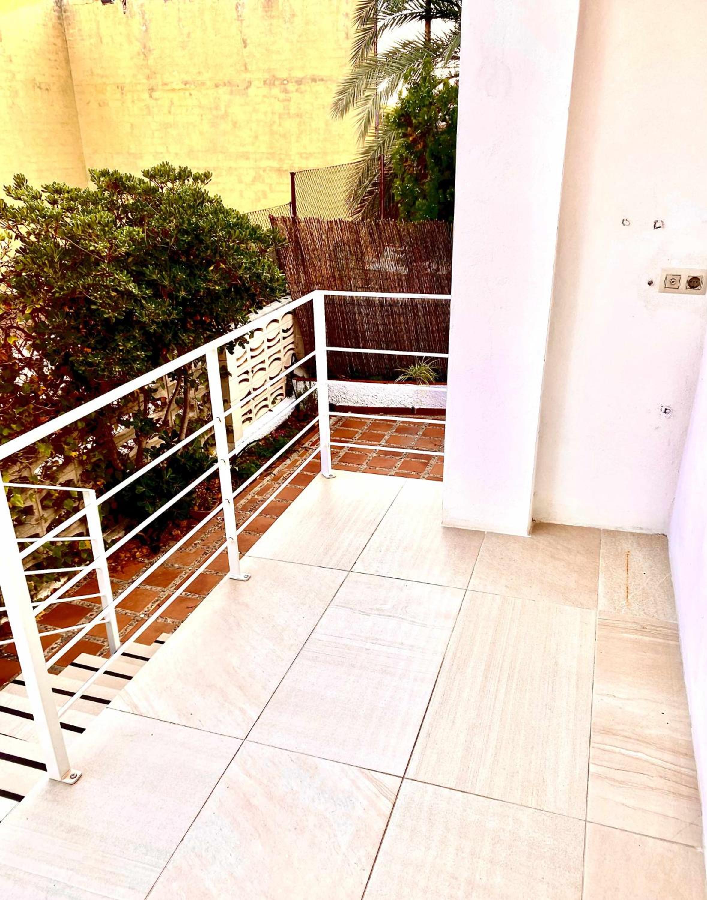 One-Bedroom House photo 2