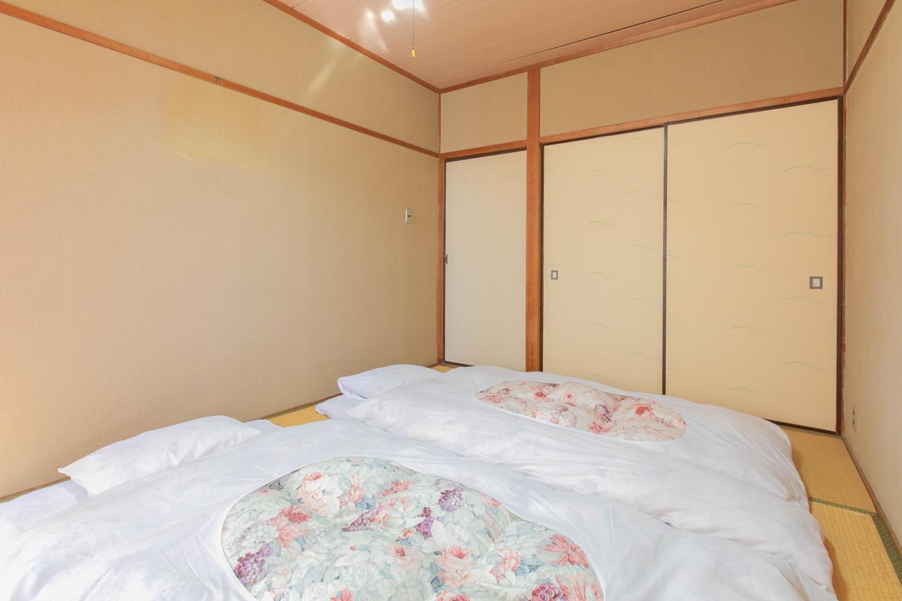 Standard Twin Room - Photo 19