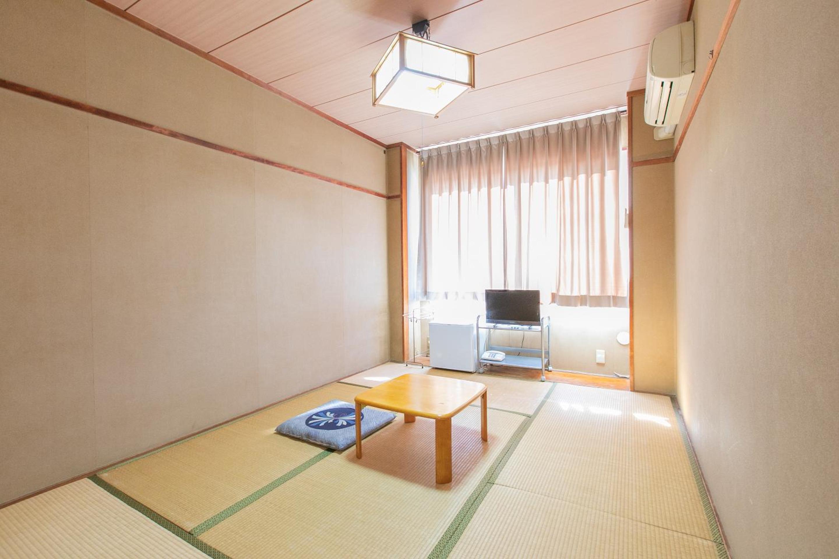 Standard Twin Room - Photo 4
