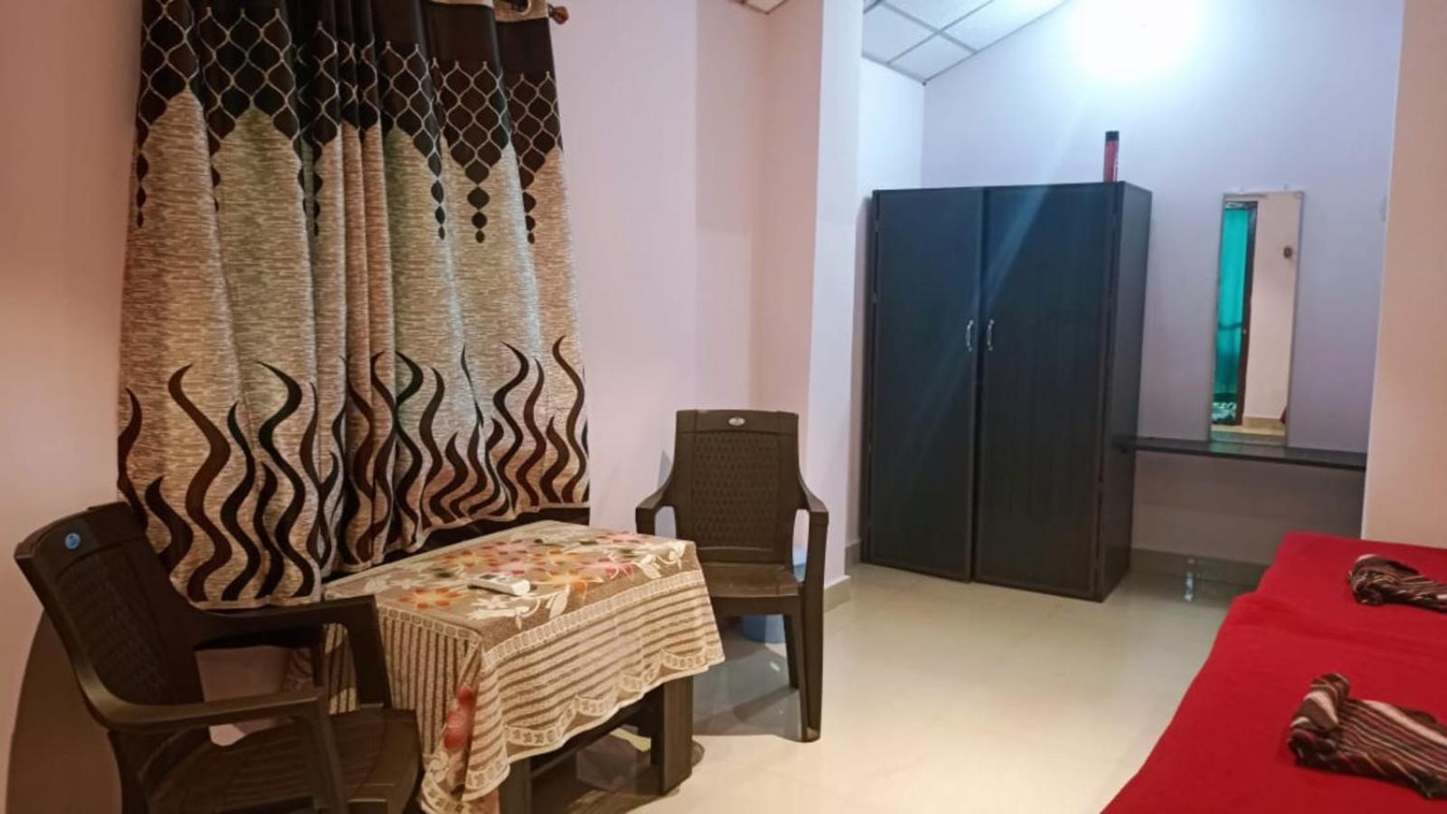 Budget Double Room photo 3