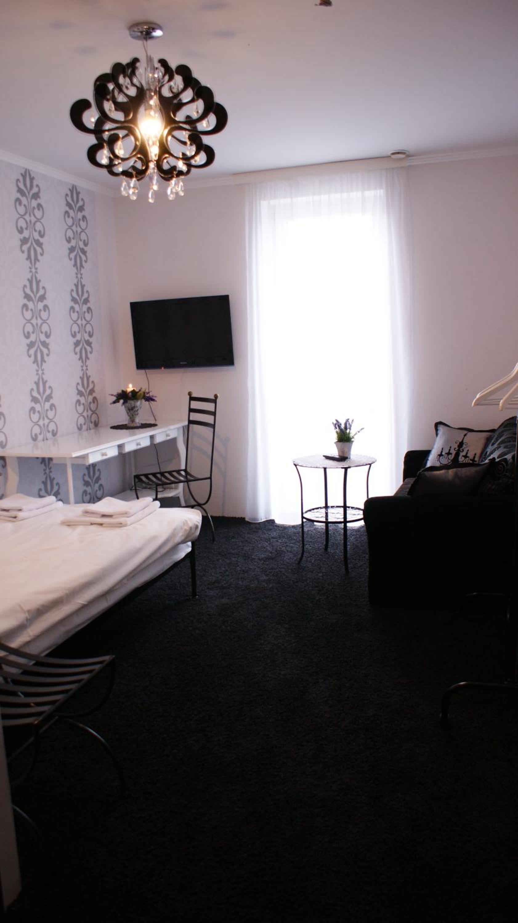Standard Twin Room With Sofa photo 1