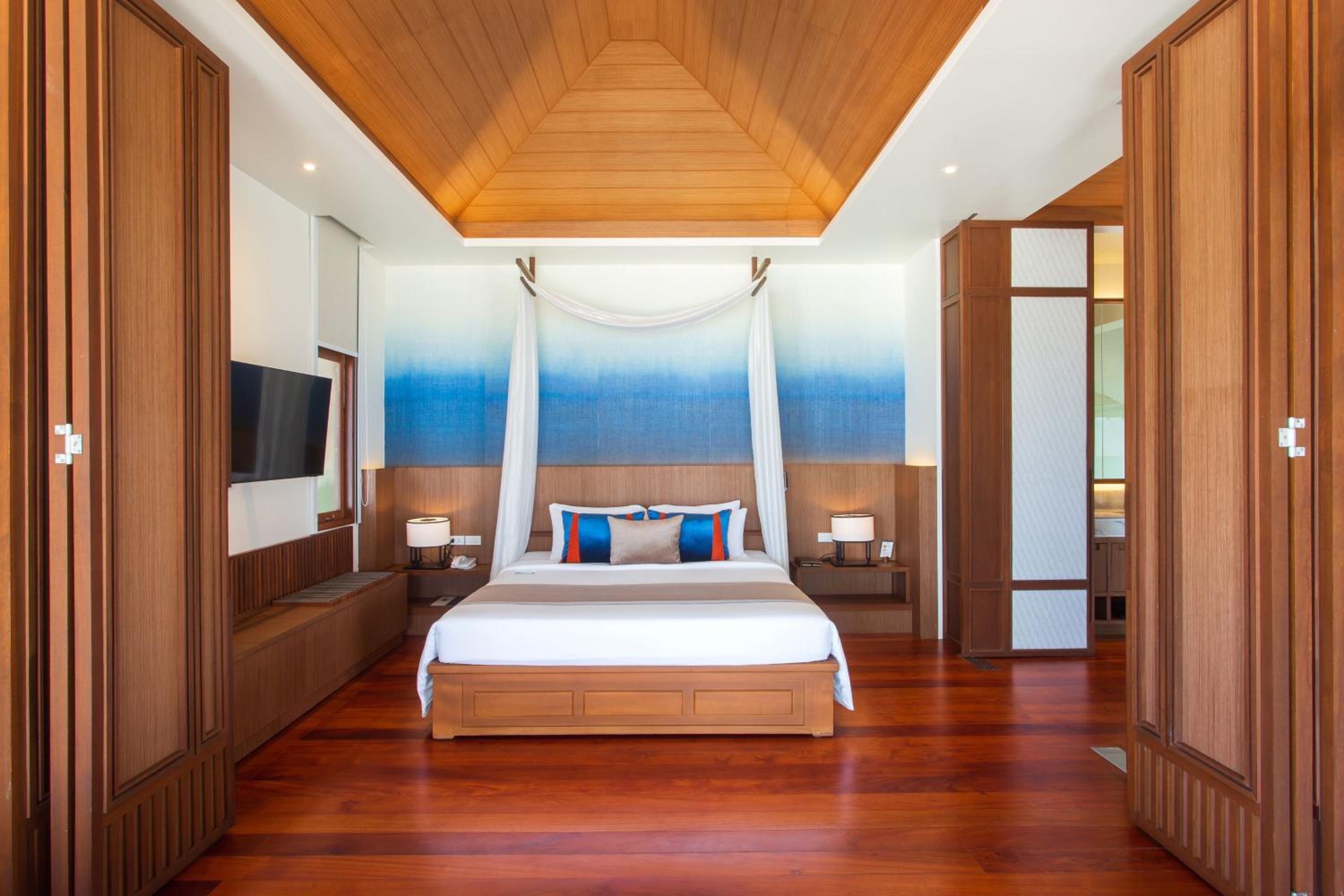 Grand Royal Suite Beachfront photo 3