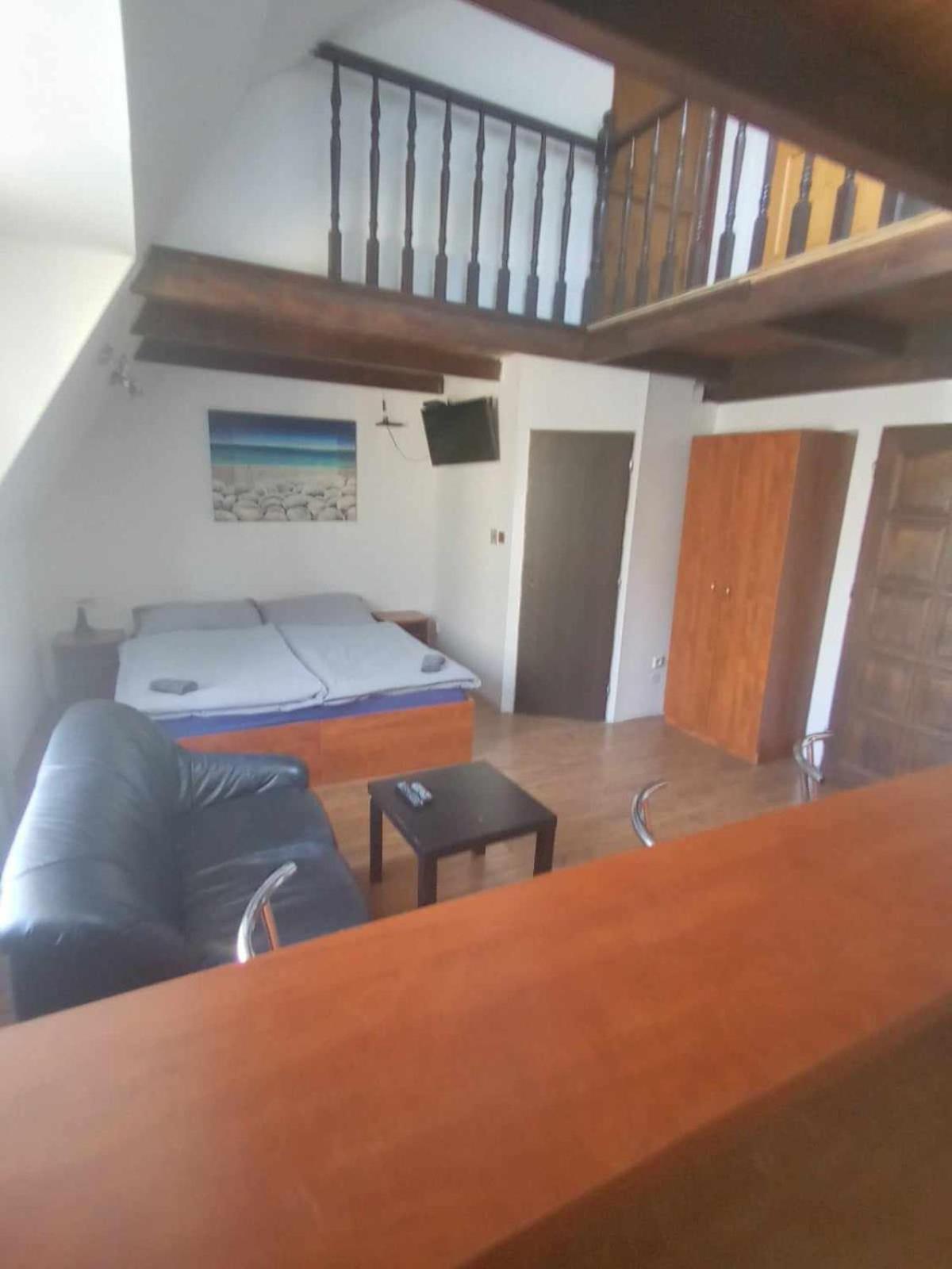 Apartment - Split Level - Photo 5