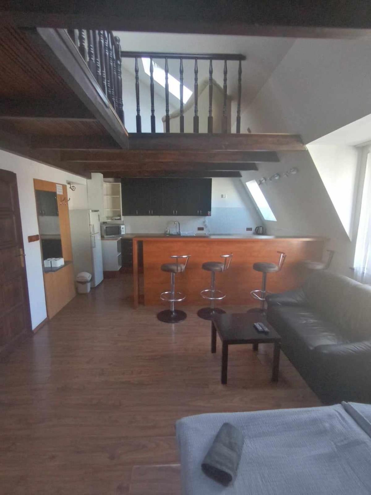 Apartment - Split Level - Photo 7