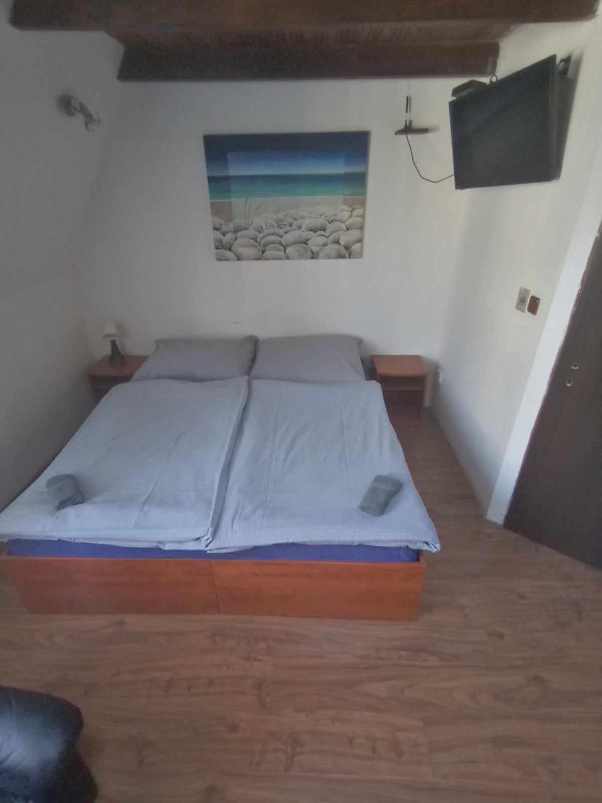 Apartment - Split Level - Photo 4