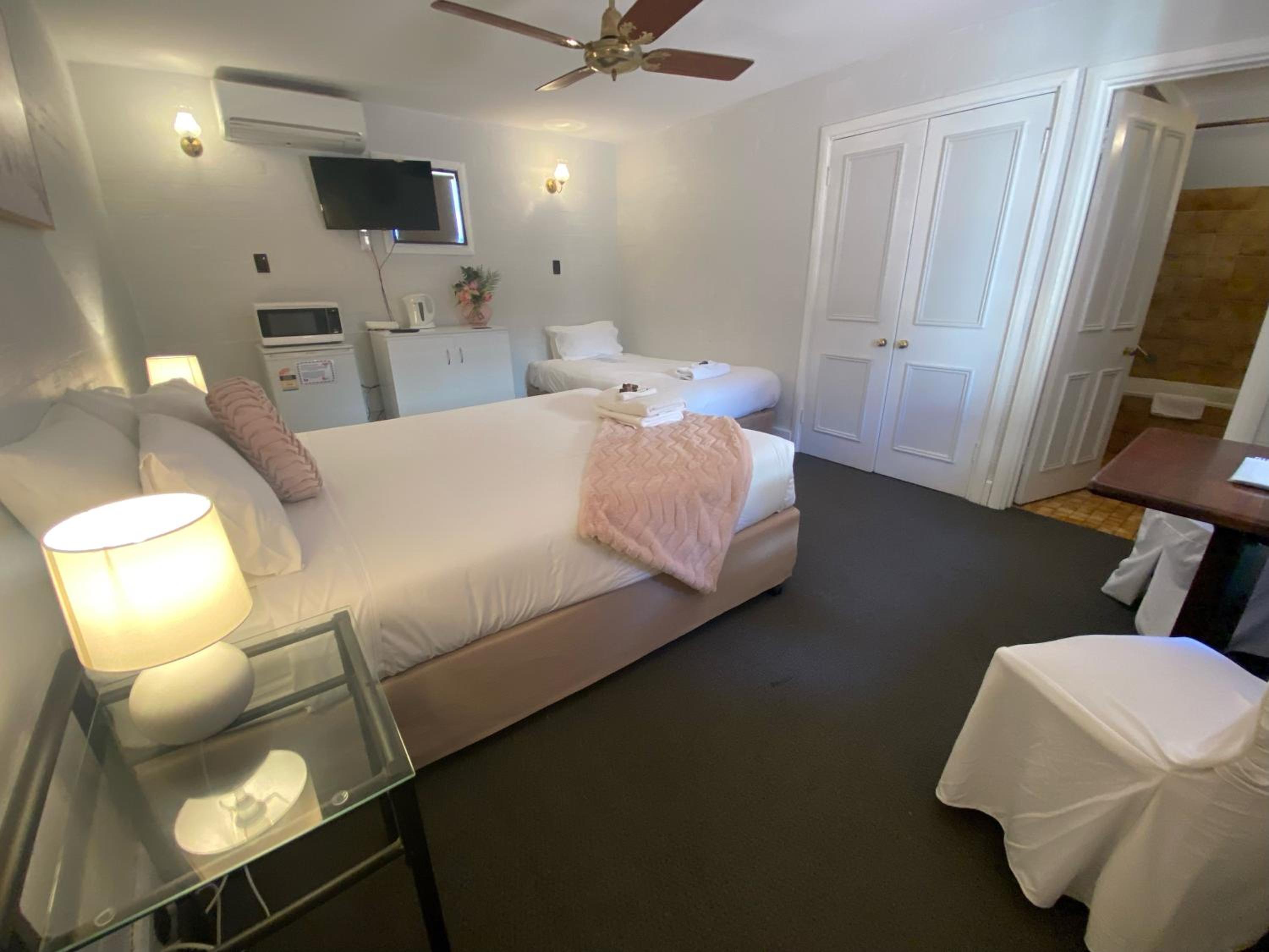 Standard Triple Room photo 3