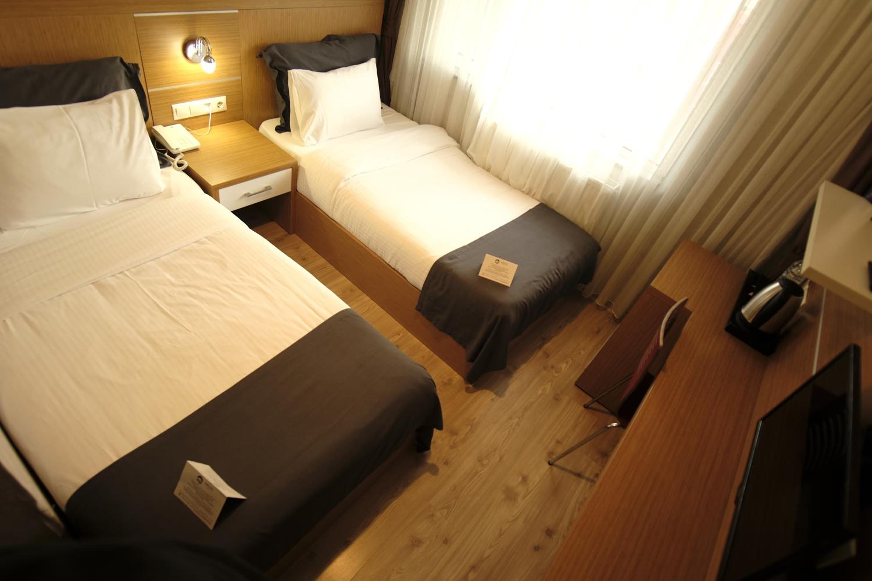 Standard Double Room - Photo 6