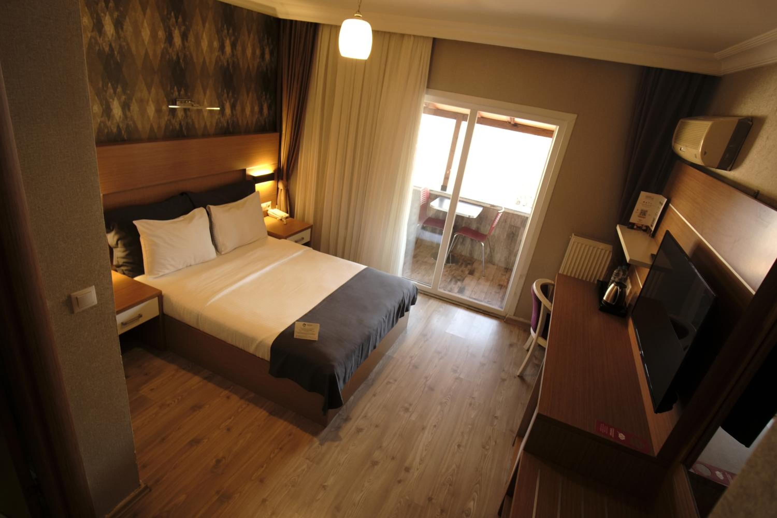 Standard Double Room - Photo 7