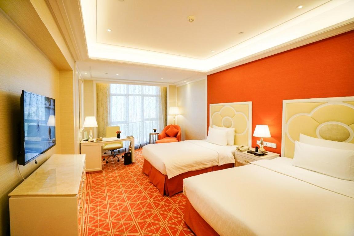 Club Twin Room - Photo 1