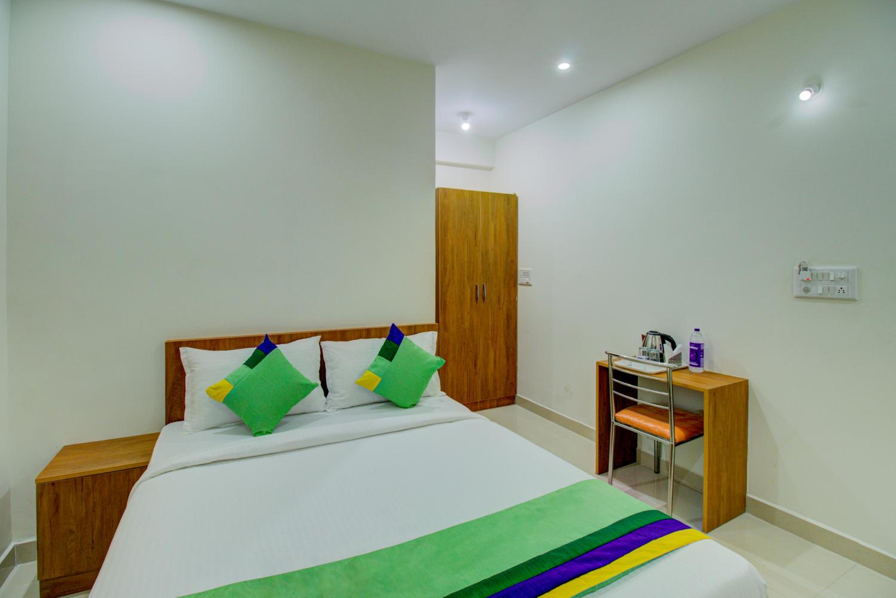 Economy Double Room - Photo 3