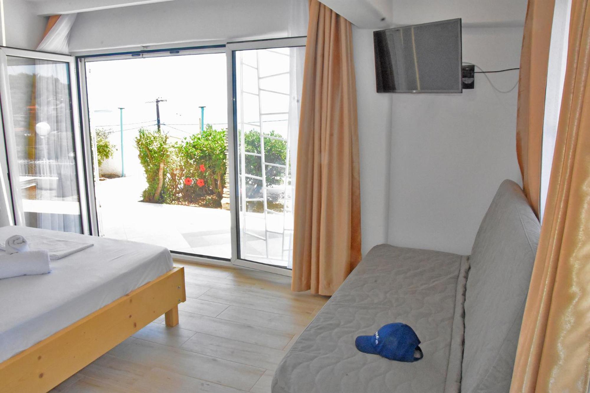 One-Bedroom House photo 1
