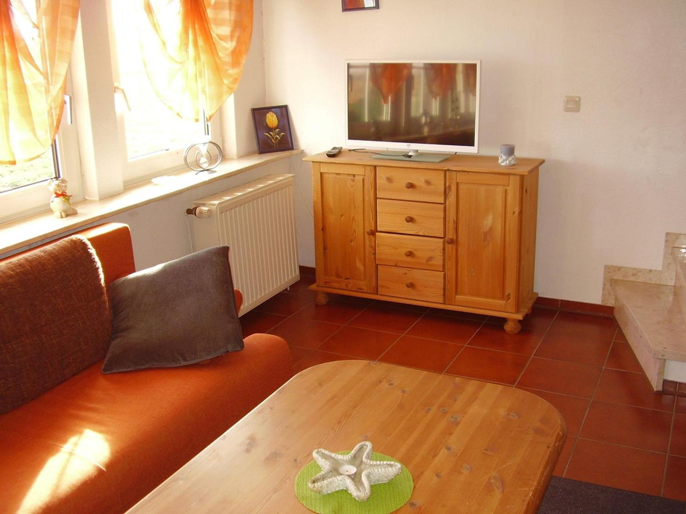 Three-Bedroom House photo 3