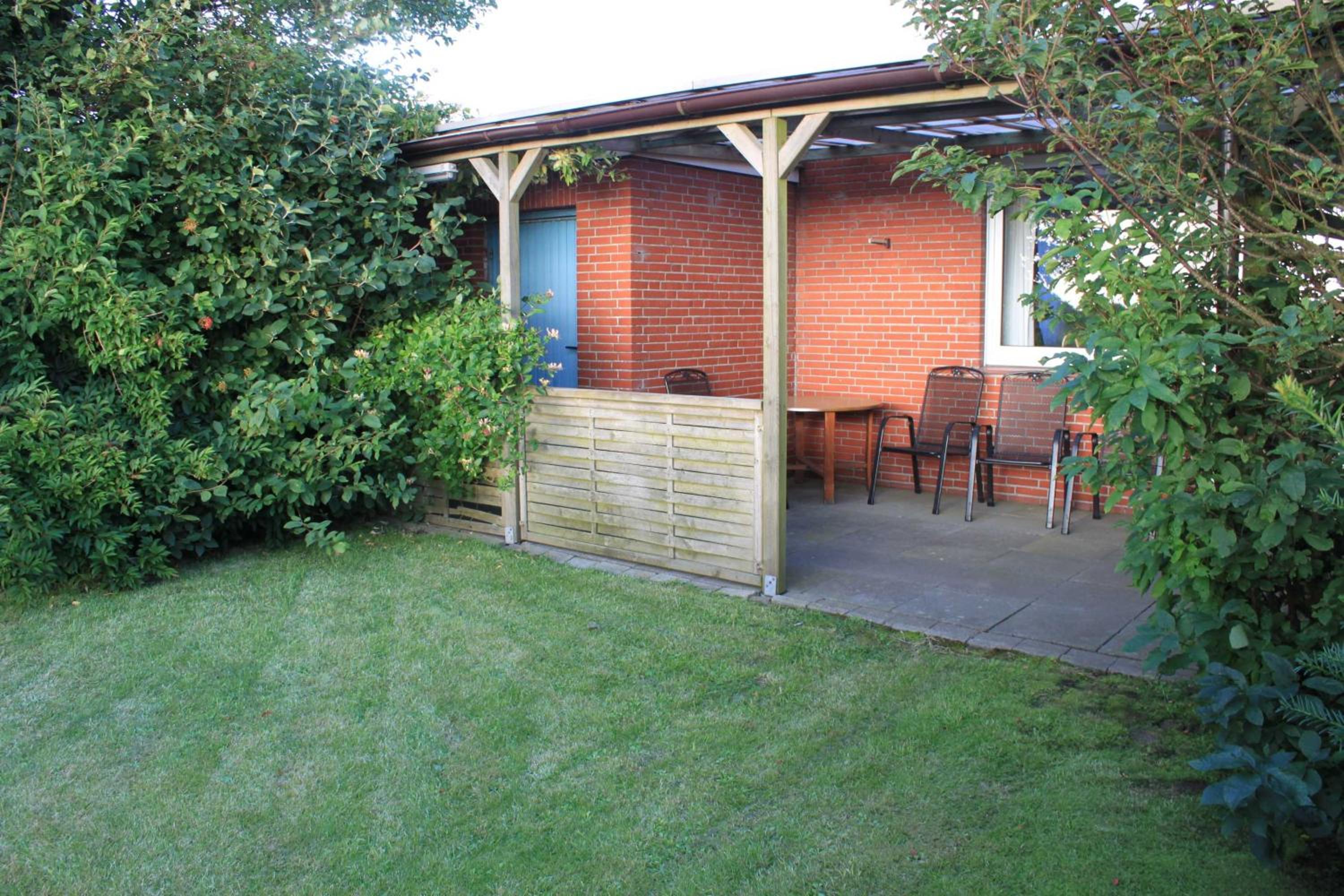 Two-Bedroom House photo 3