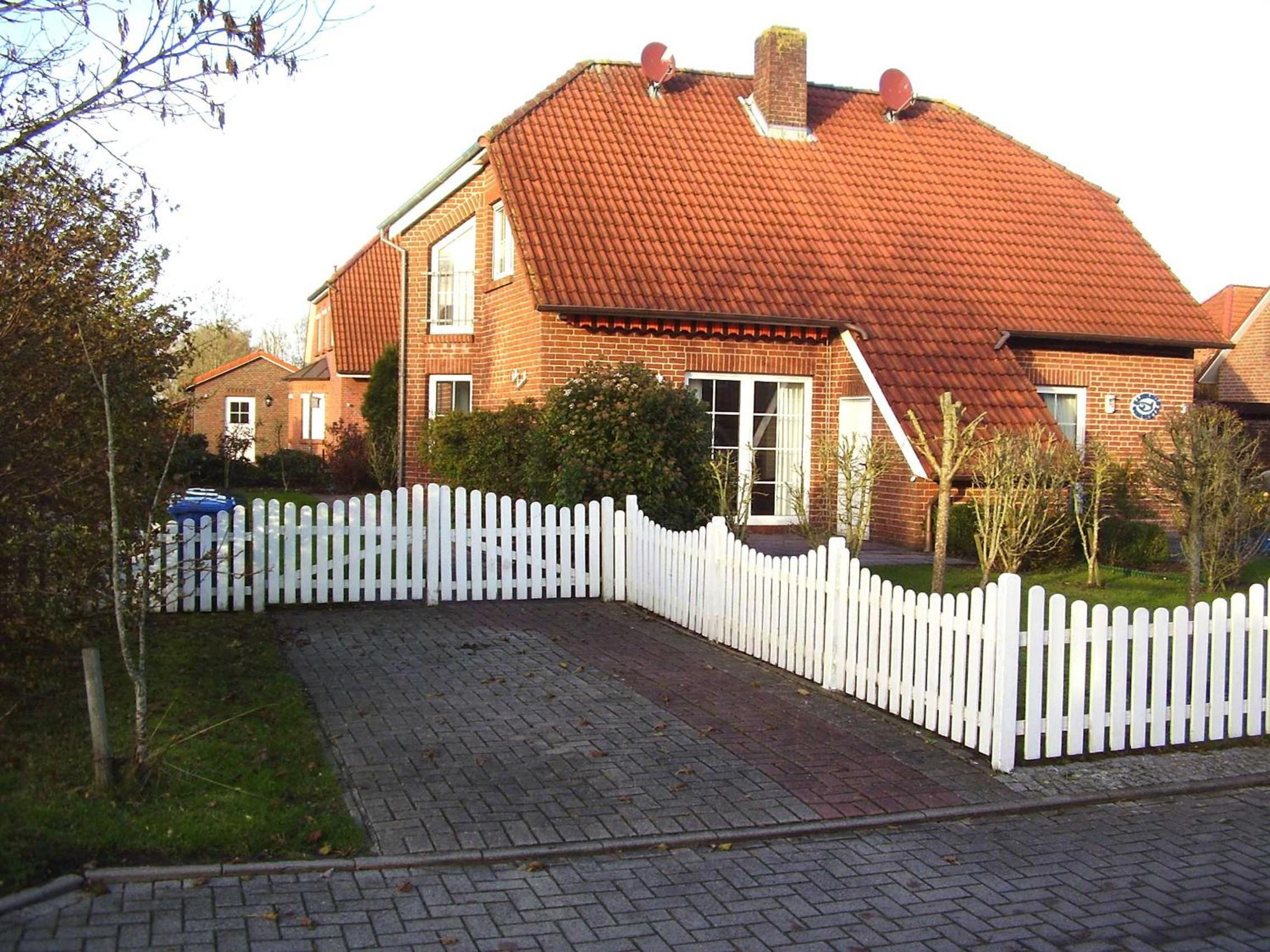 Two-Bedroom House photo 3