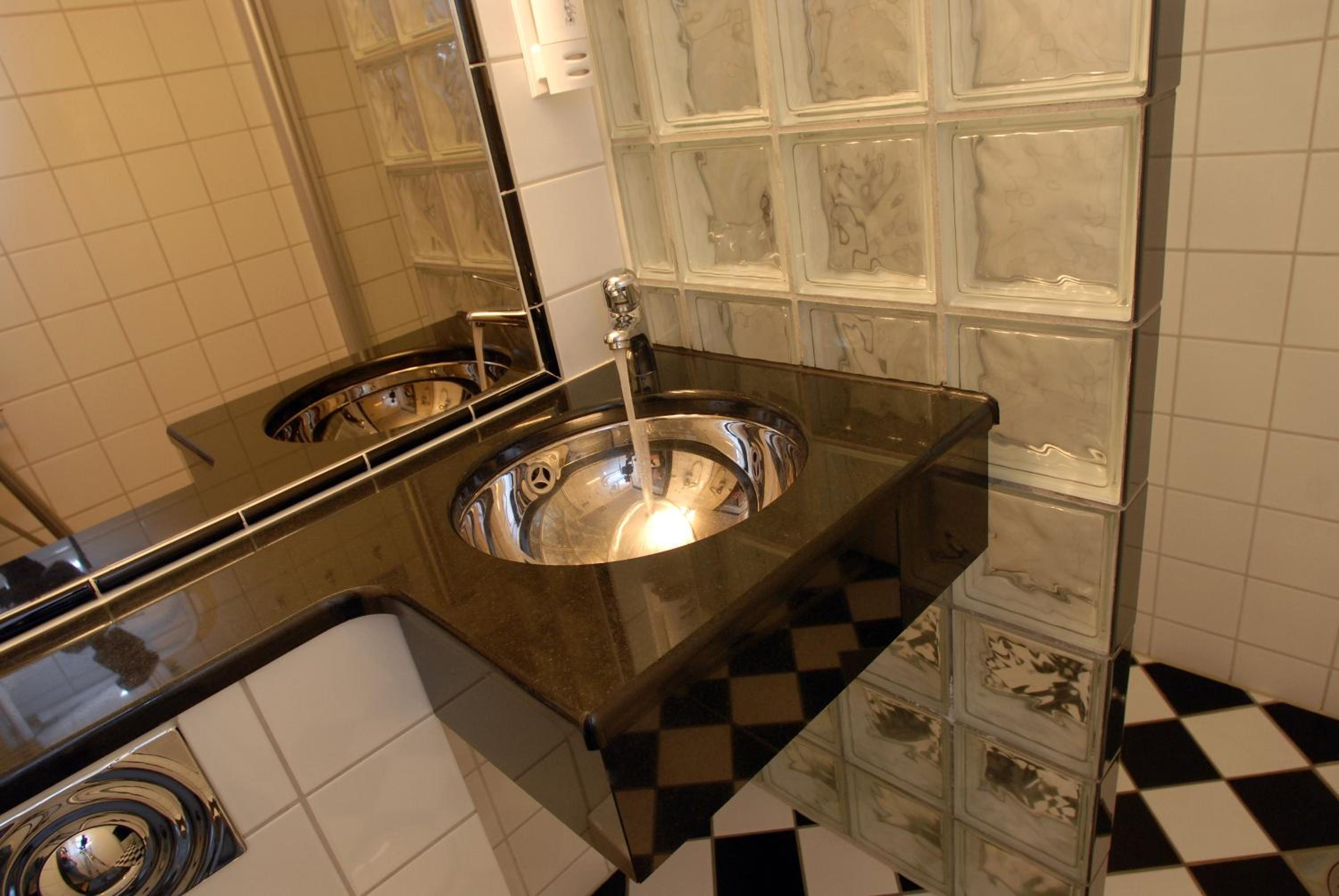 Double Room - Photo 9